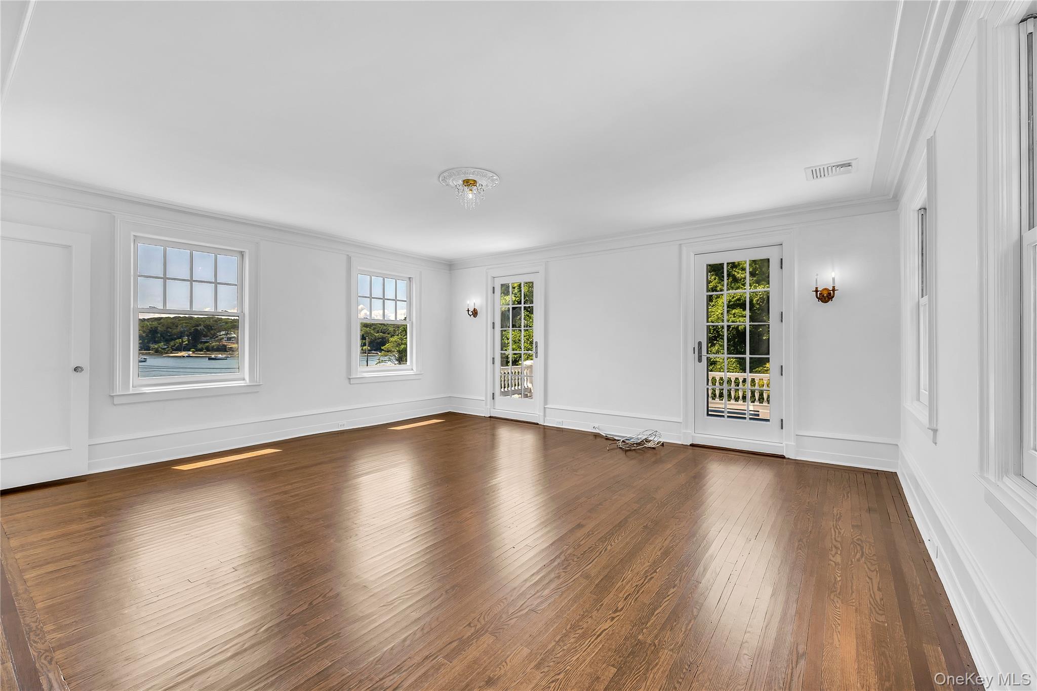 158 E Shore Road, Huntington Bay, NY 11743