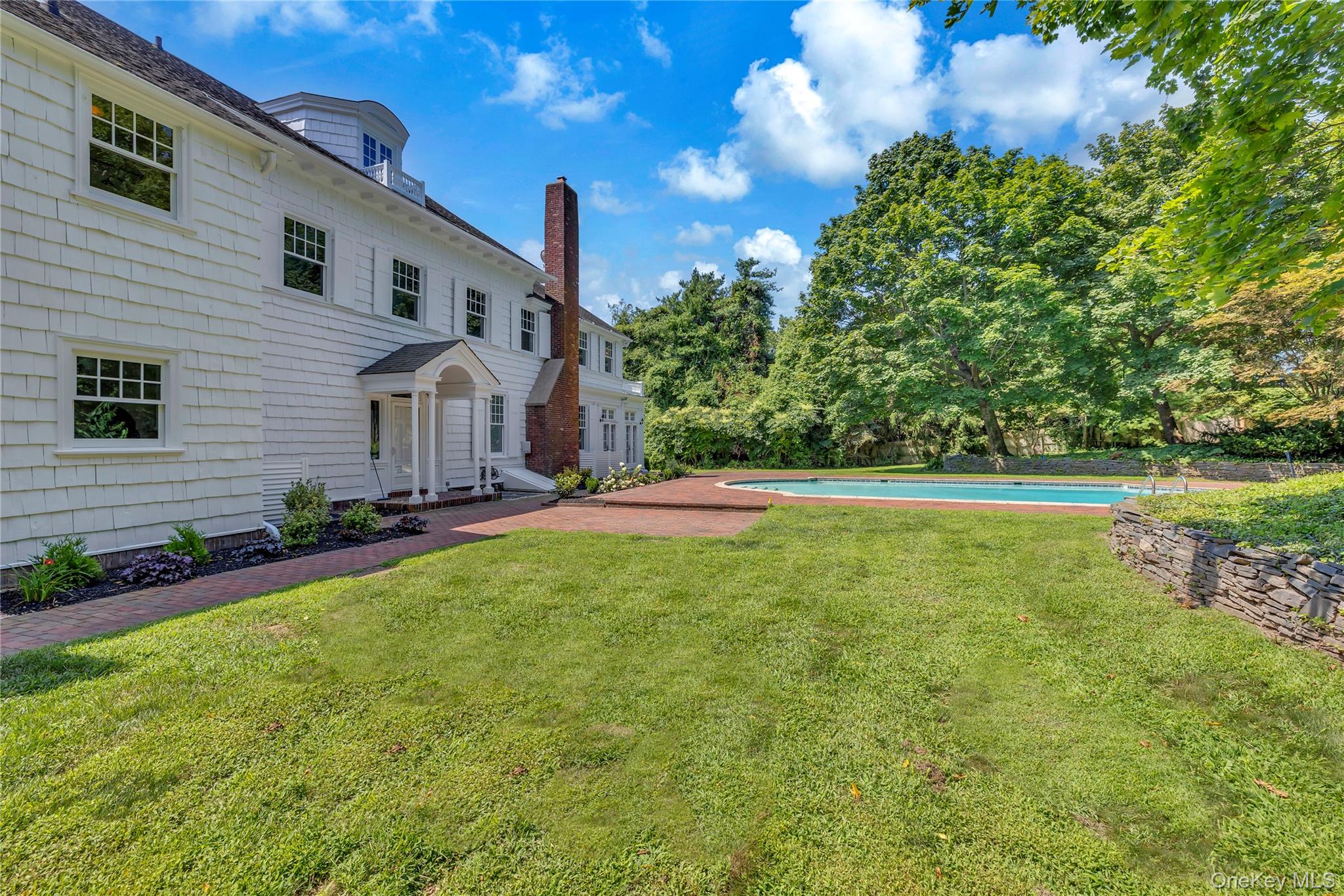 158 E Shore Road, Huntington Bay, NY 11743