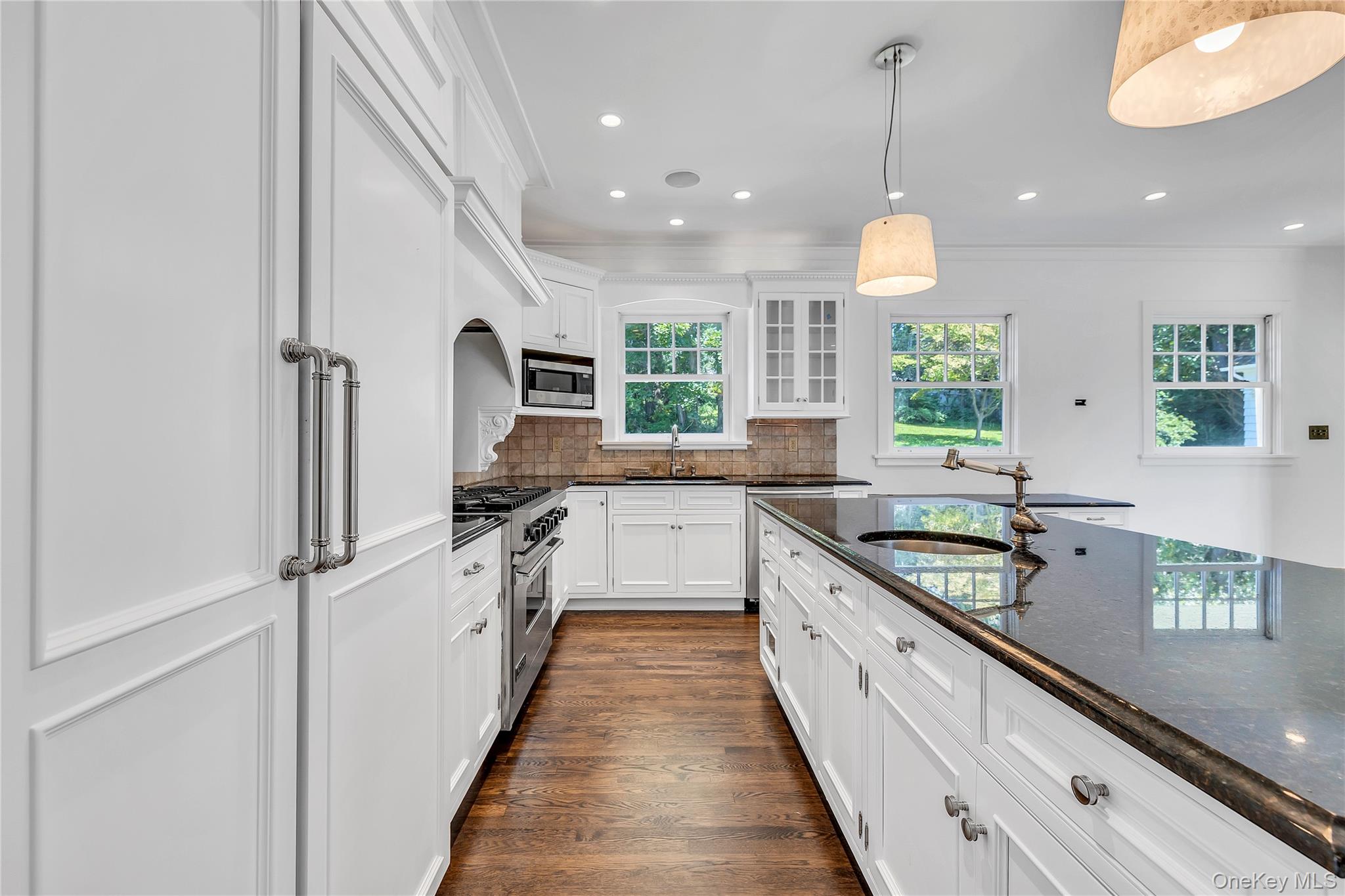 158 E Shore Road, Huntington Bay, NY 11743