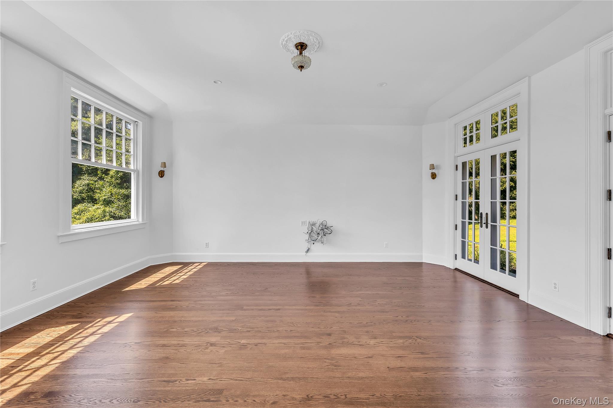 158 E Shore Road, Huntington Bay, NY 11743