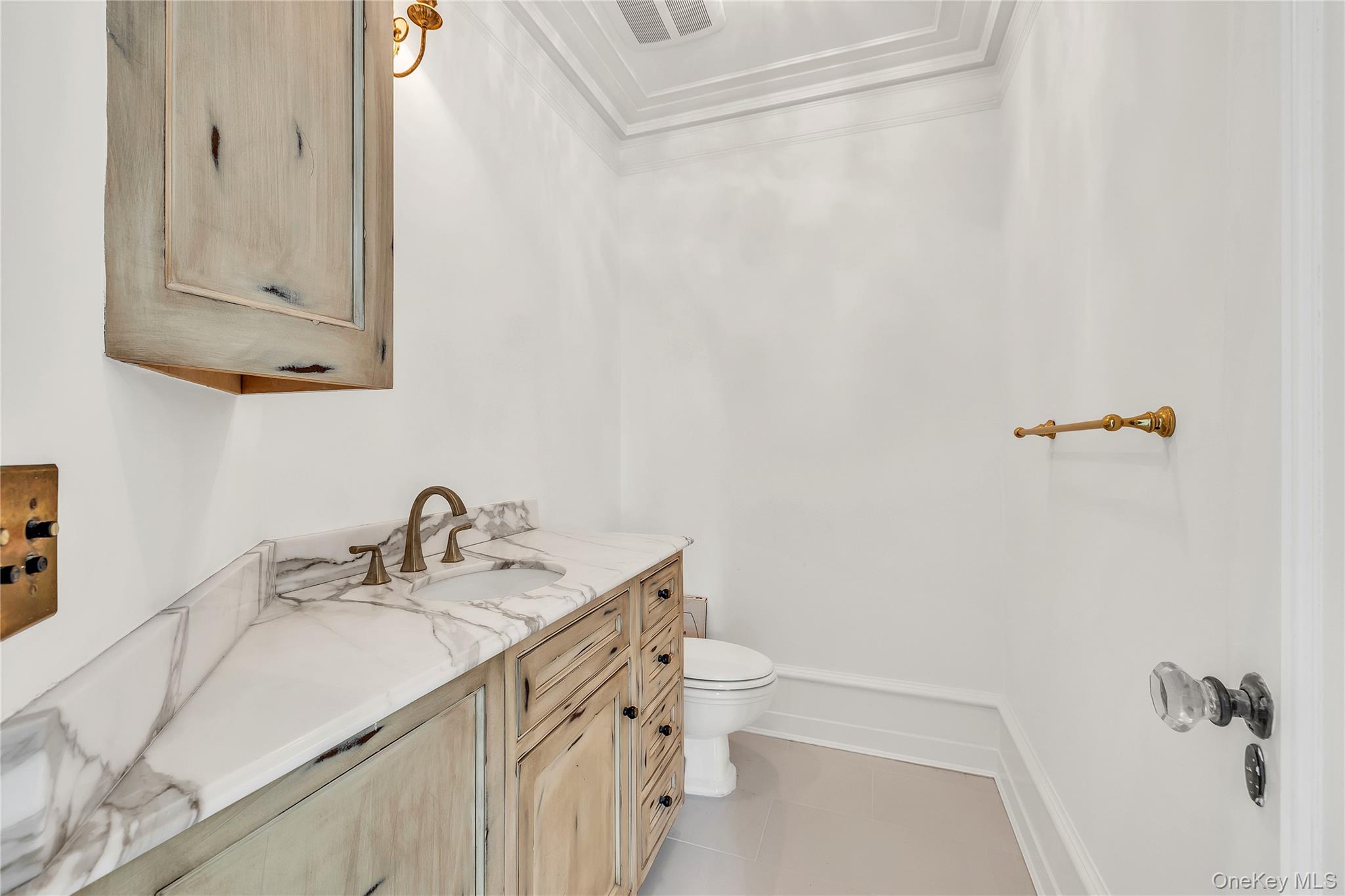 158 E Shore Road, Huntington Bay, NY 11743