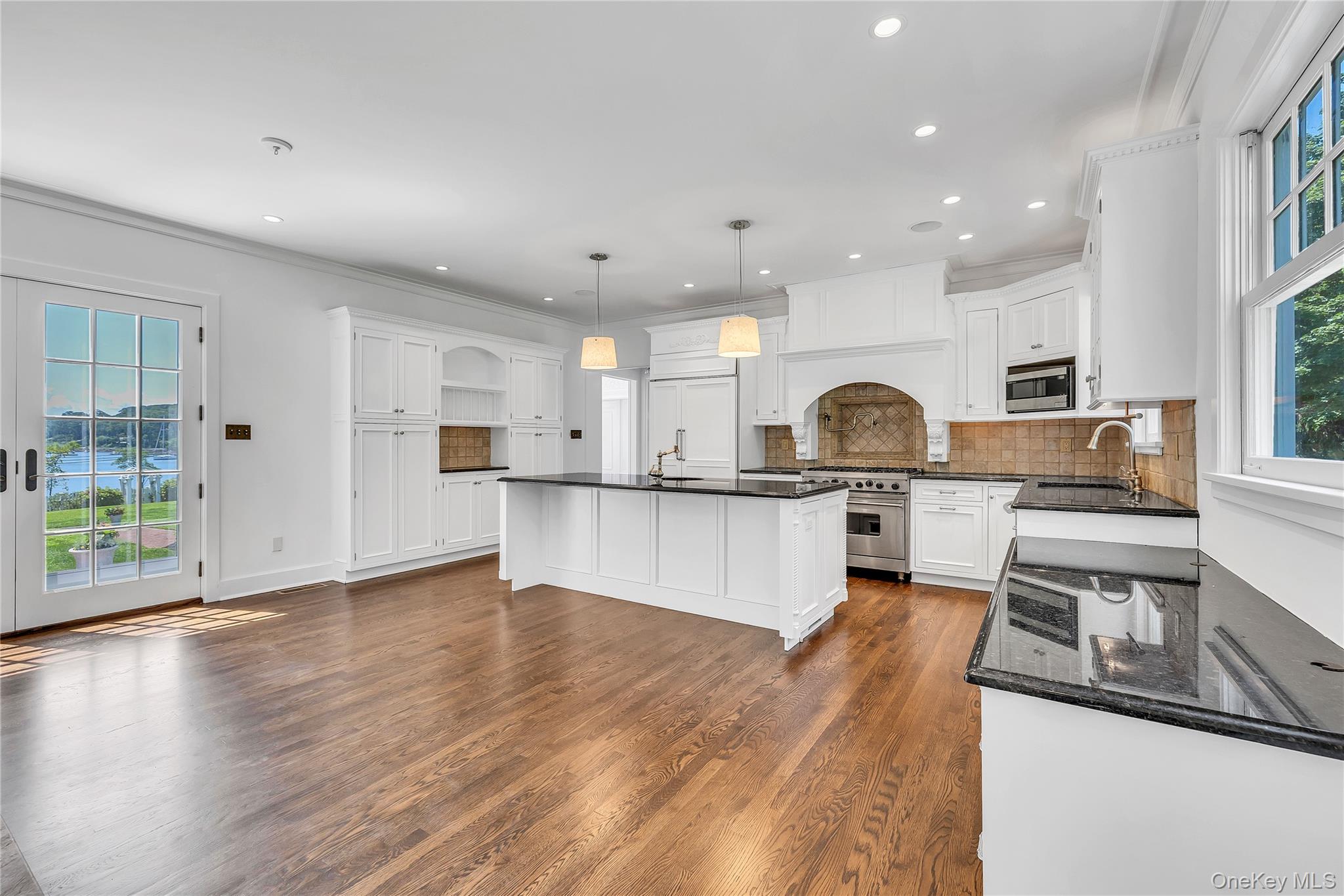 158 E Shore Road, Huntington Bay, NY 11743