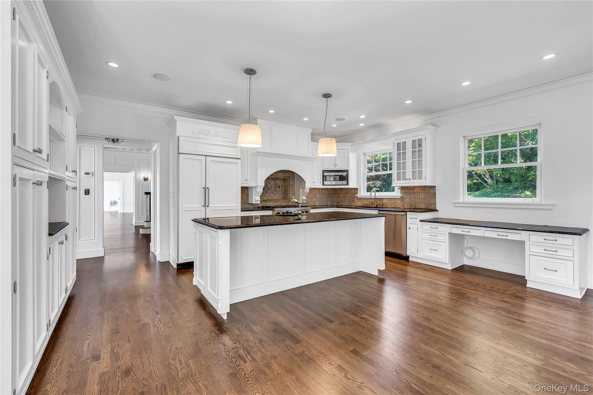 158 E Shore Road, Huntington Bay, NY 11743