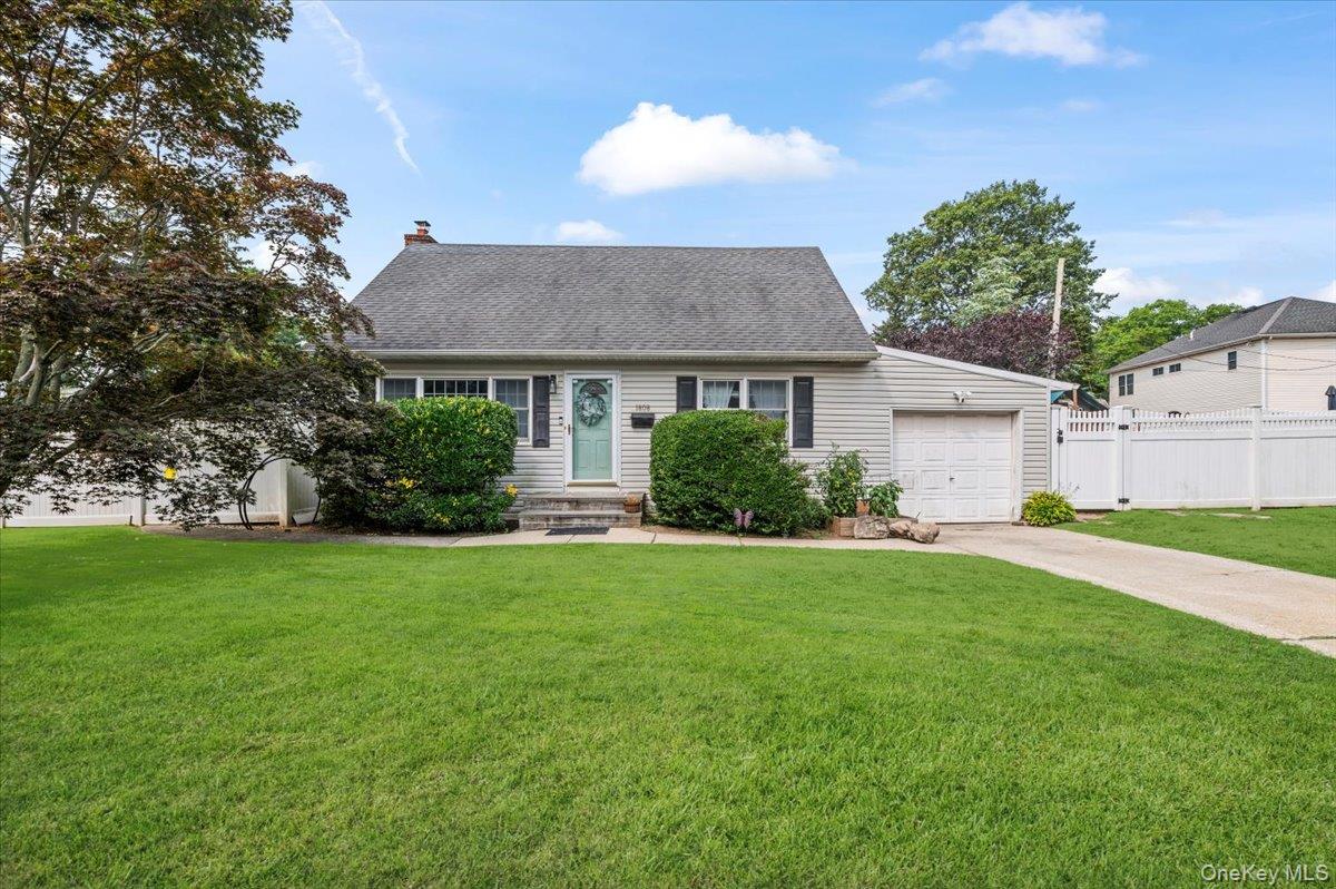 1808 Oakland Avenue, Wantagh, NY 11793