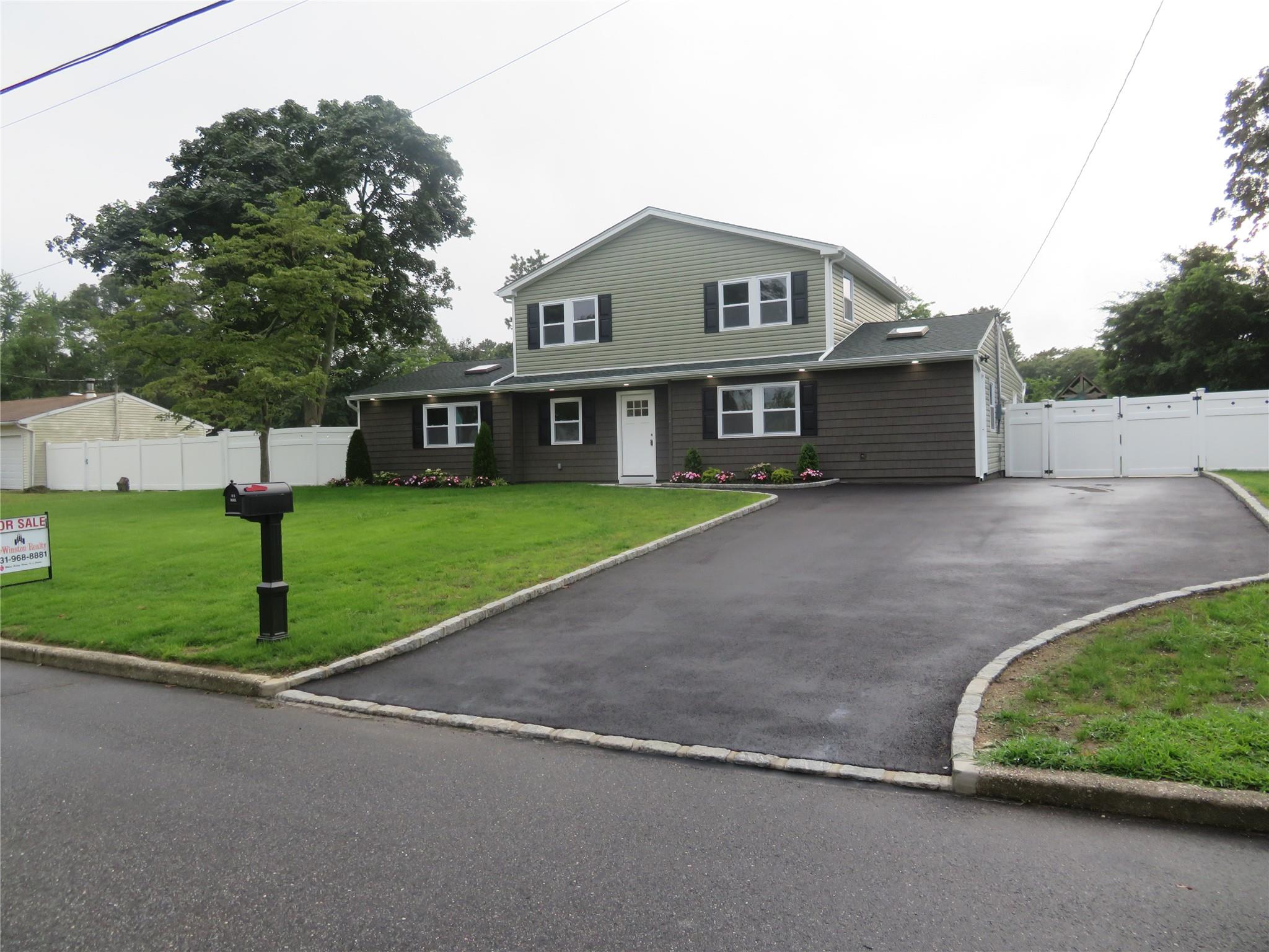22 Shamrock Lane, Centereach, NY 11720
