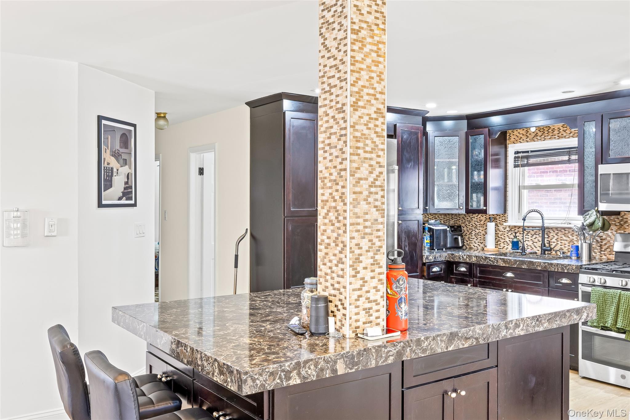 375 Cochran Place, Valley Stream, NY 11581