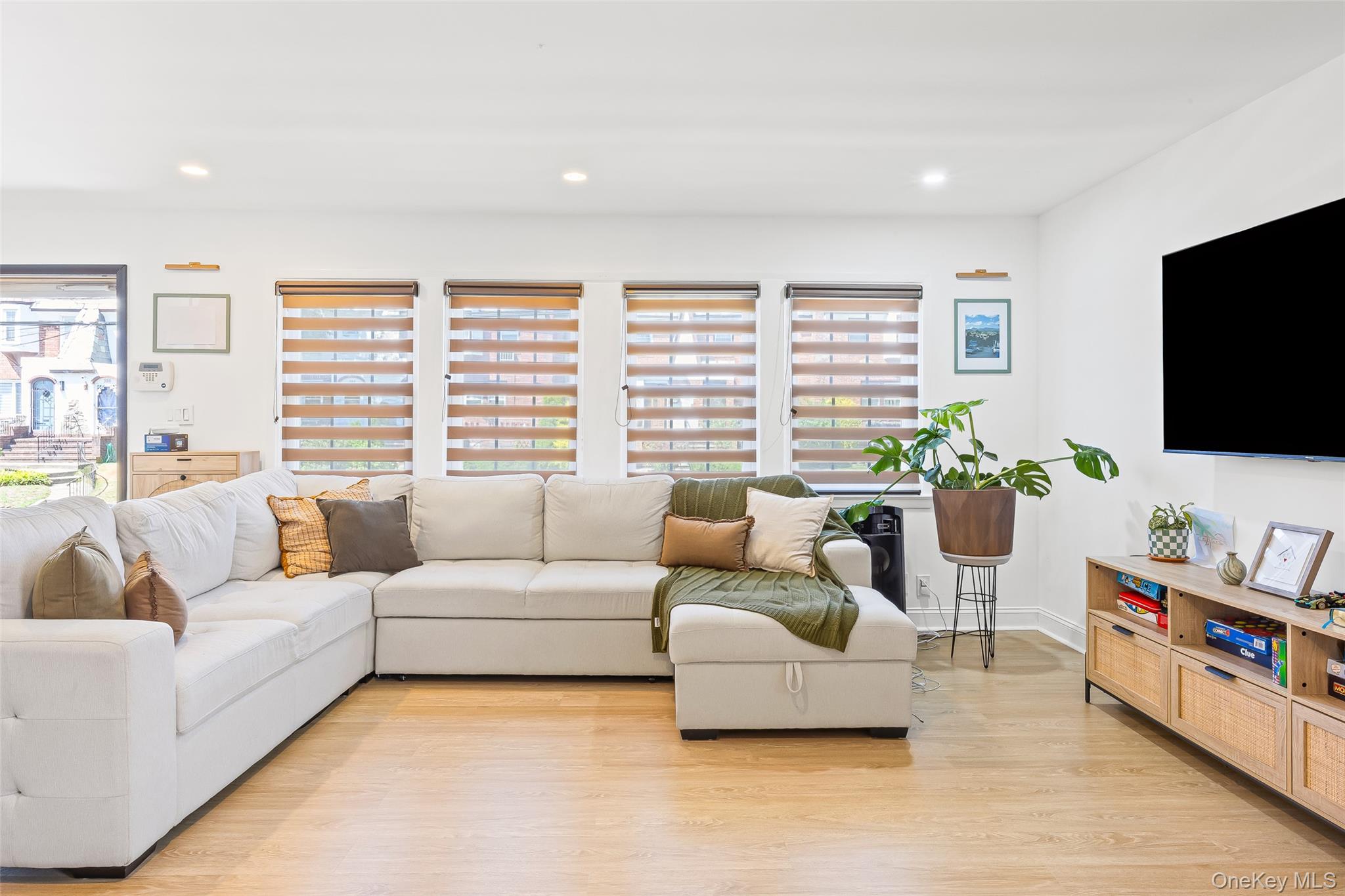 375 Cochran Place, Valley Stream, NY 11581