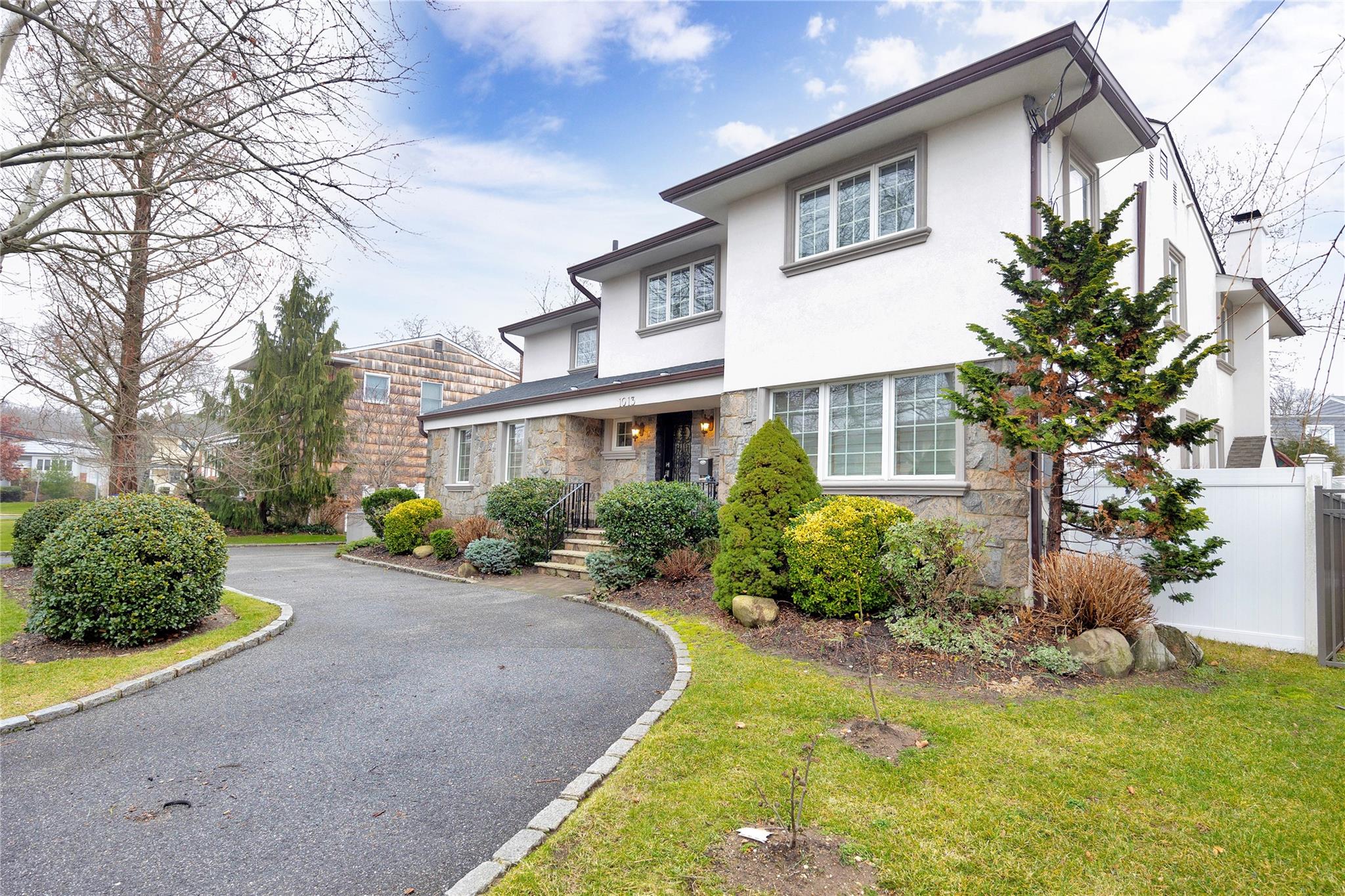 1013 SOUTH END Avenue, Woodmere, NY 11598