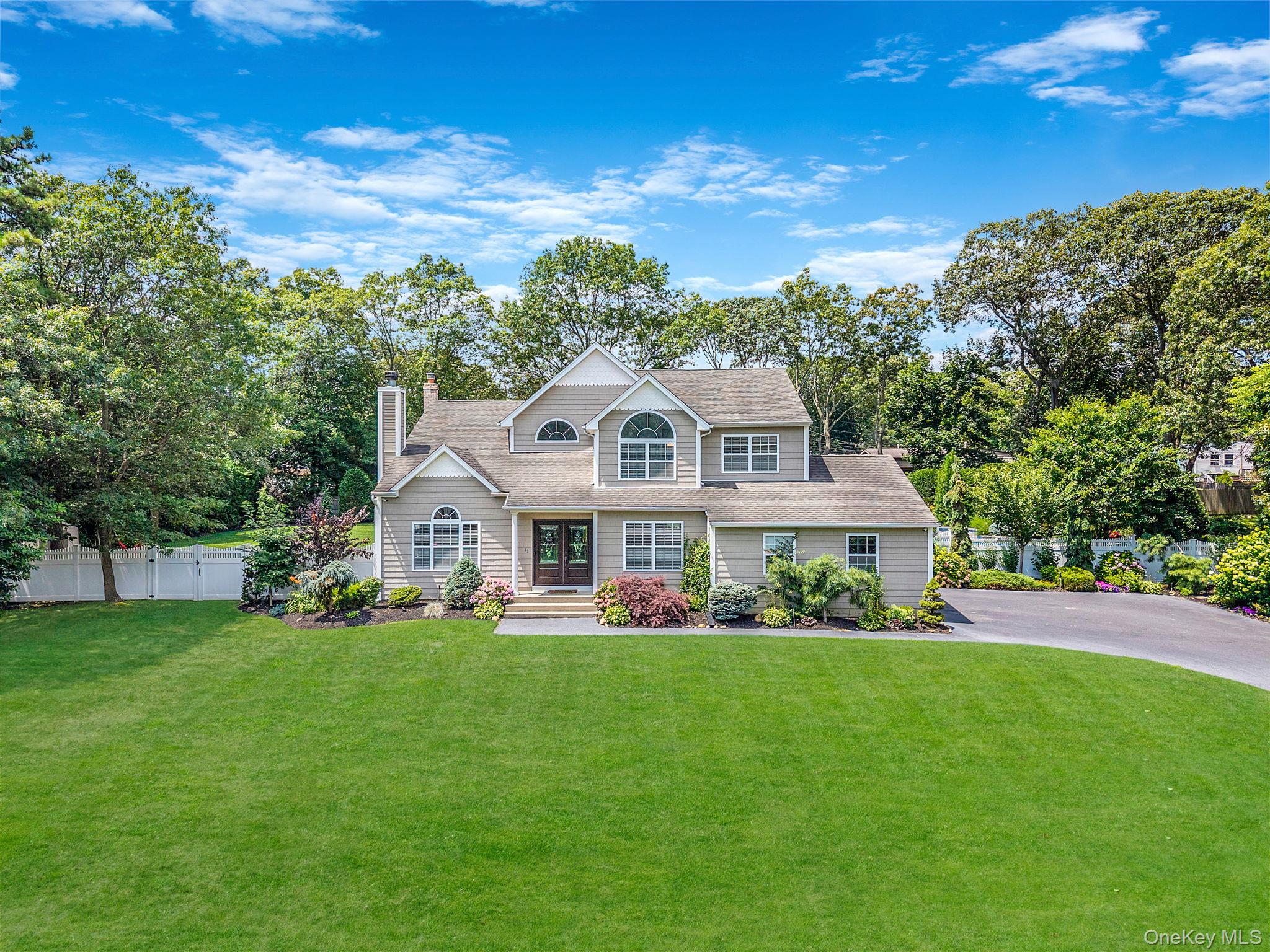 33 Eva Lane, Farmingville, NY 11738