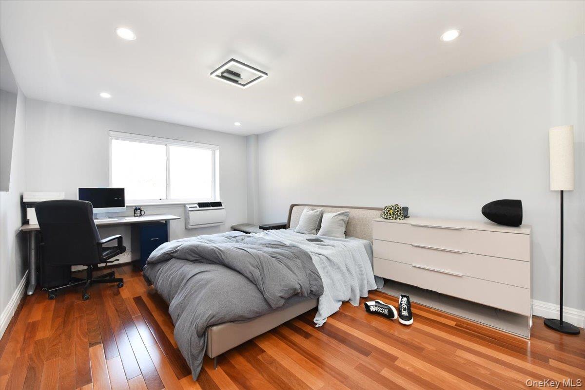 320 E Shore Road # 2-A, Great Neck, NY 11023