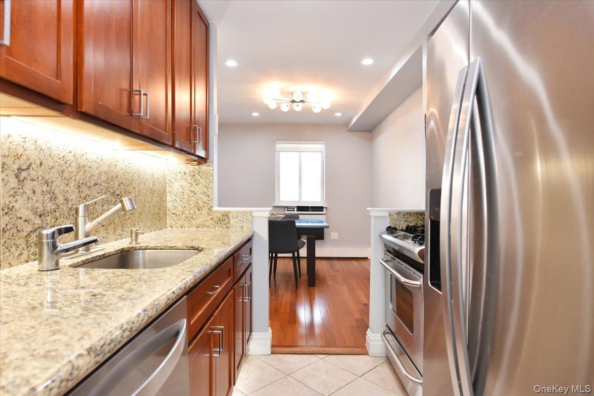 320 E Shore Road # 2-A, Great Neck, NY 11023