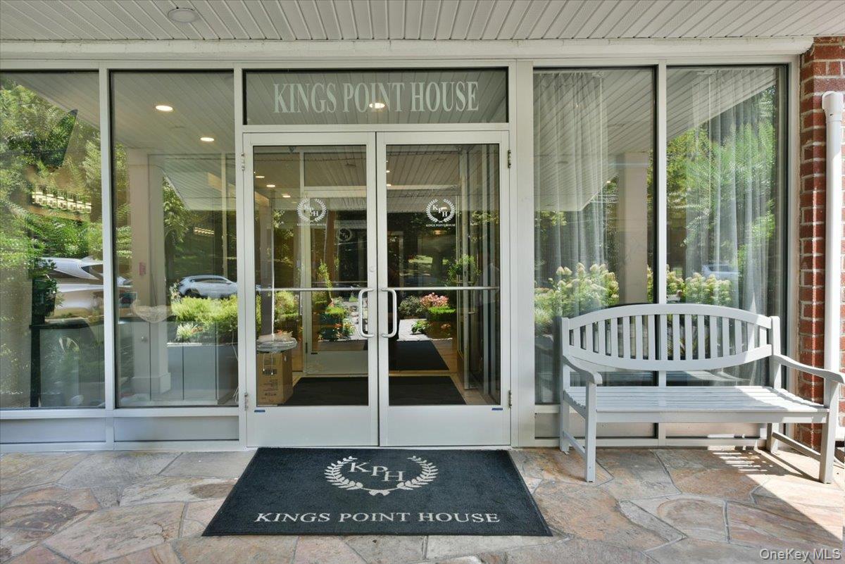 320 E Shore Road # 2-A, Great Neck, NY 11023