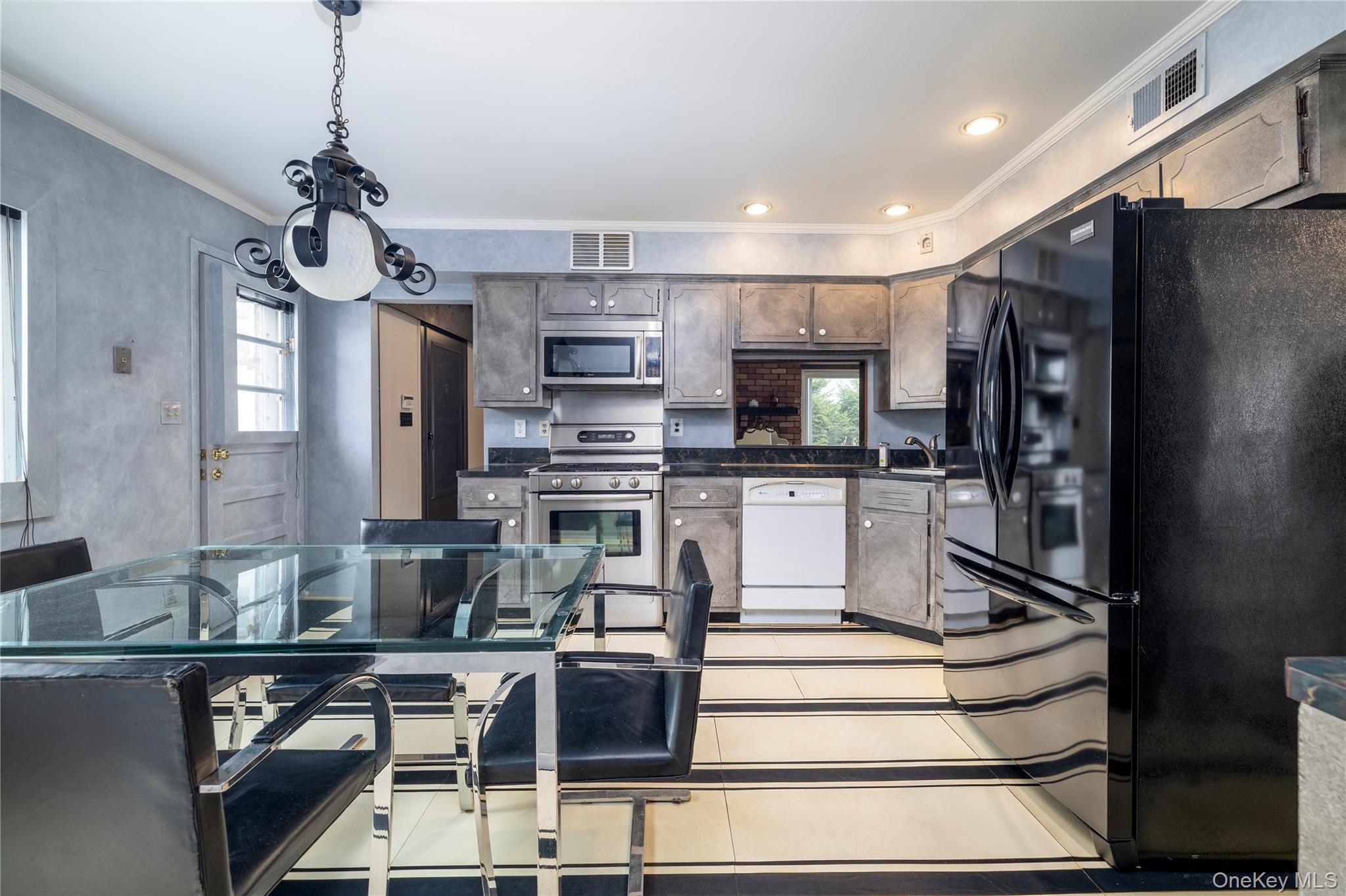 3843 Sally Lane, Oceanside, NY 11572