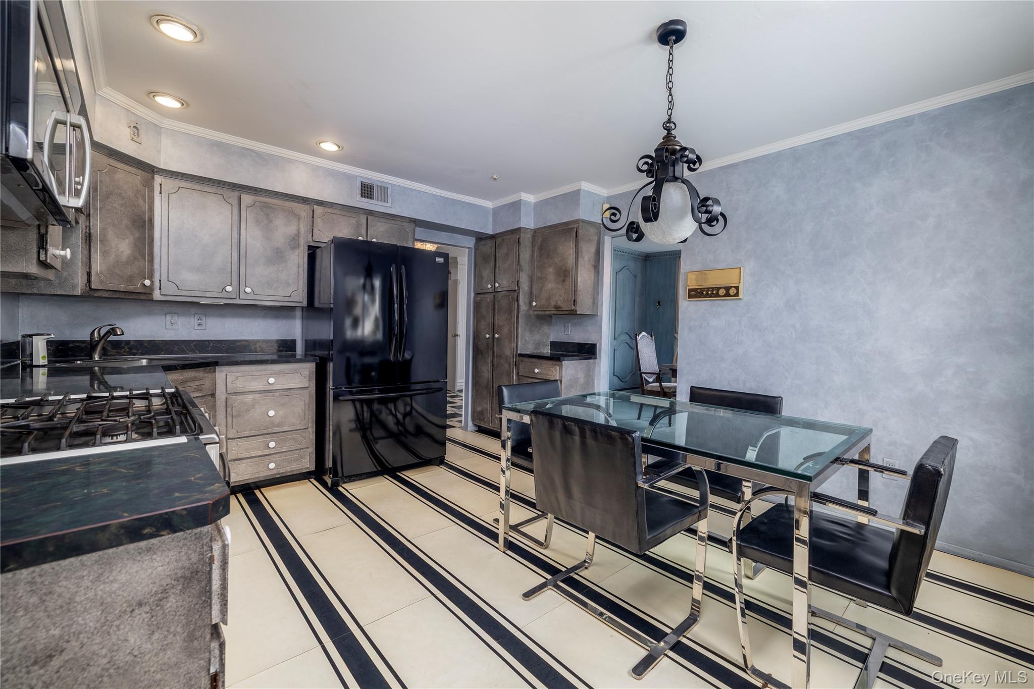 3843 Sally Lane, Oceanside, NY 11572