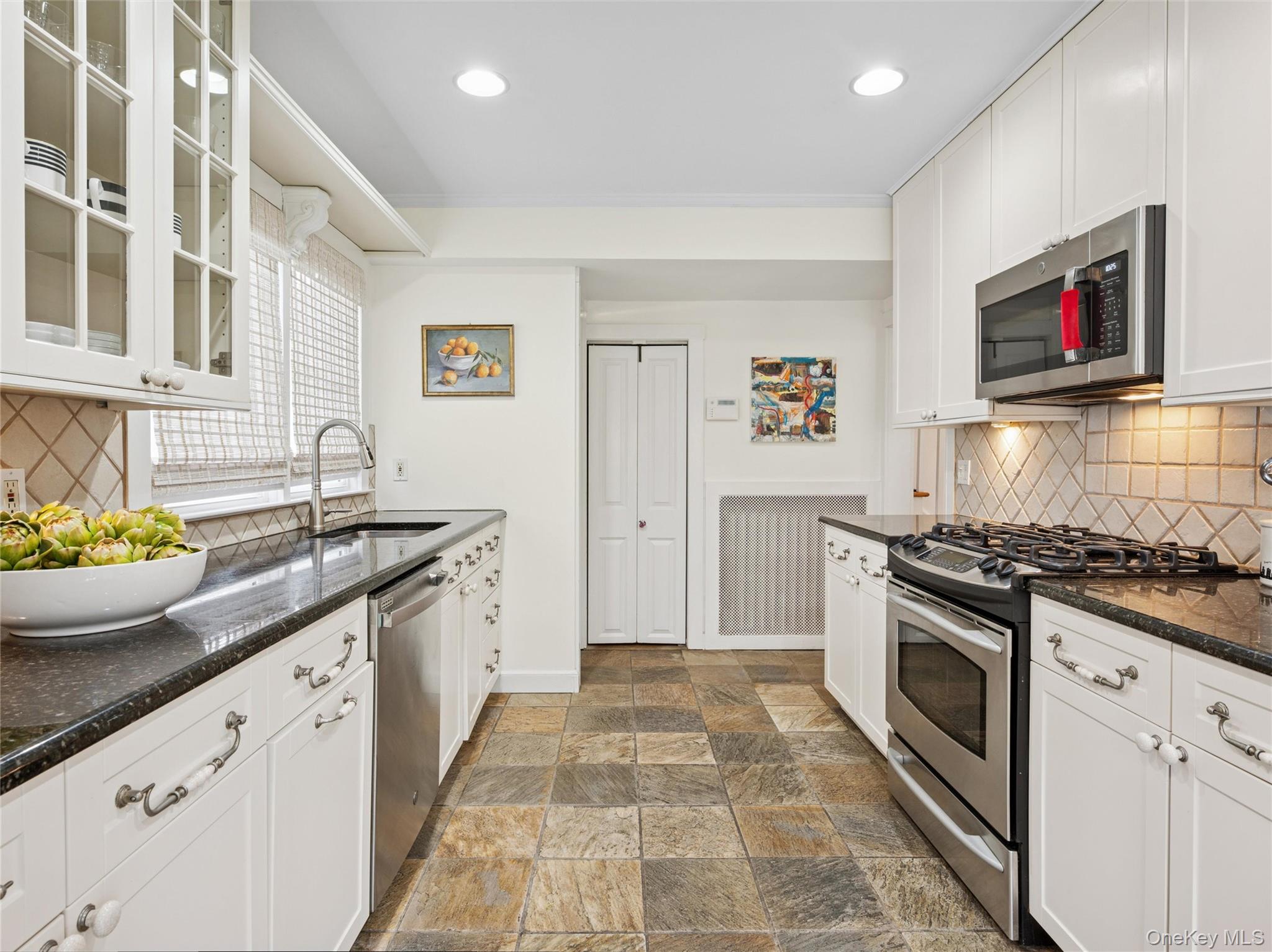 23 Fraser Street, Pelham, NY 10803