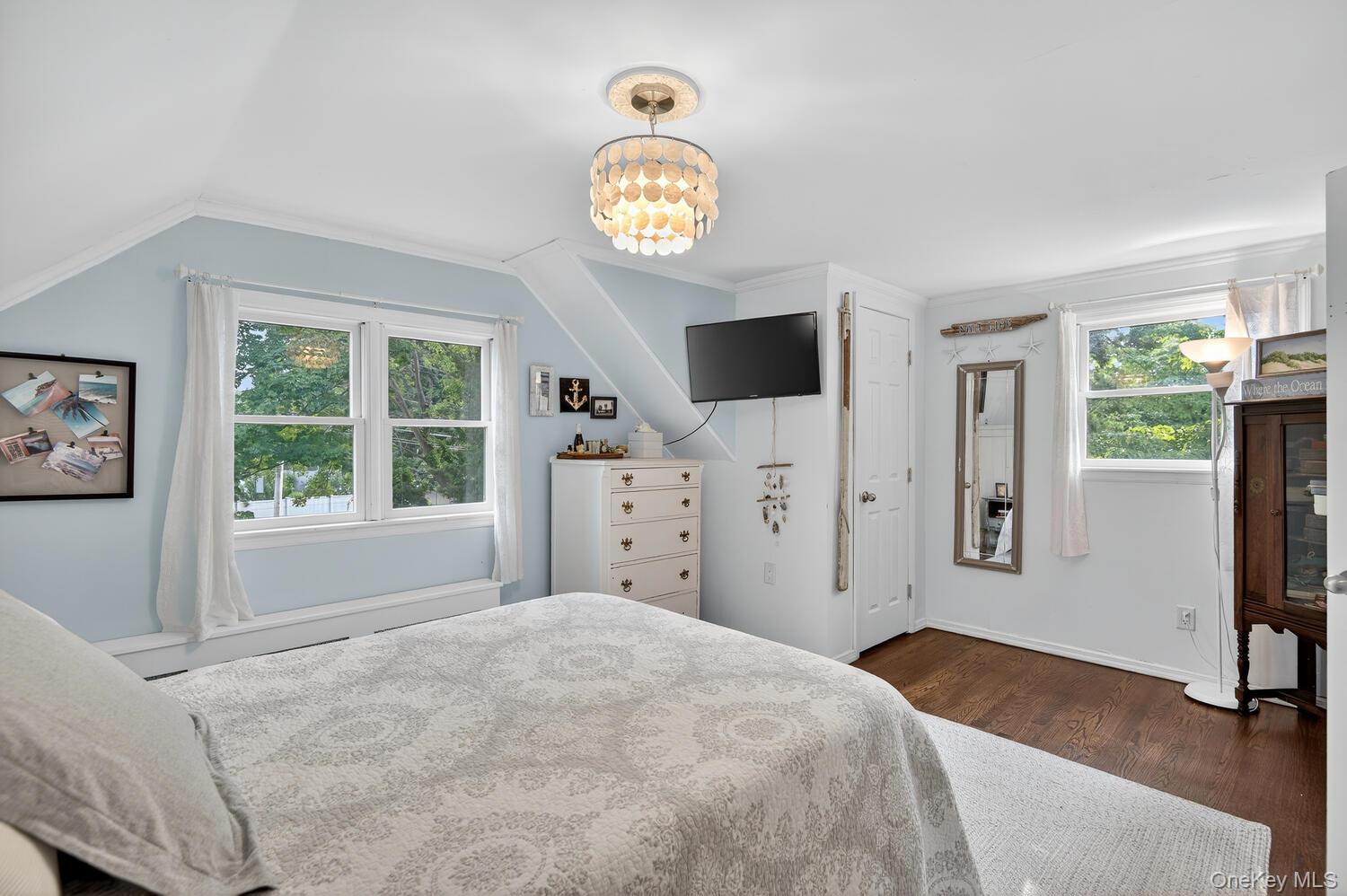 849 Udall Road, West Islip, NY 11795