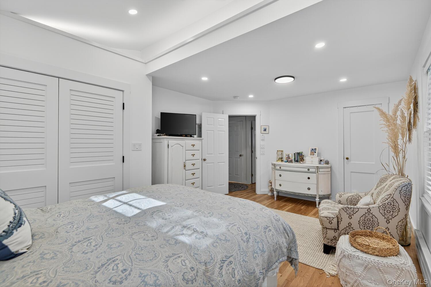 849 Udall Road, West Islip, NY 11795