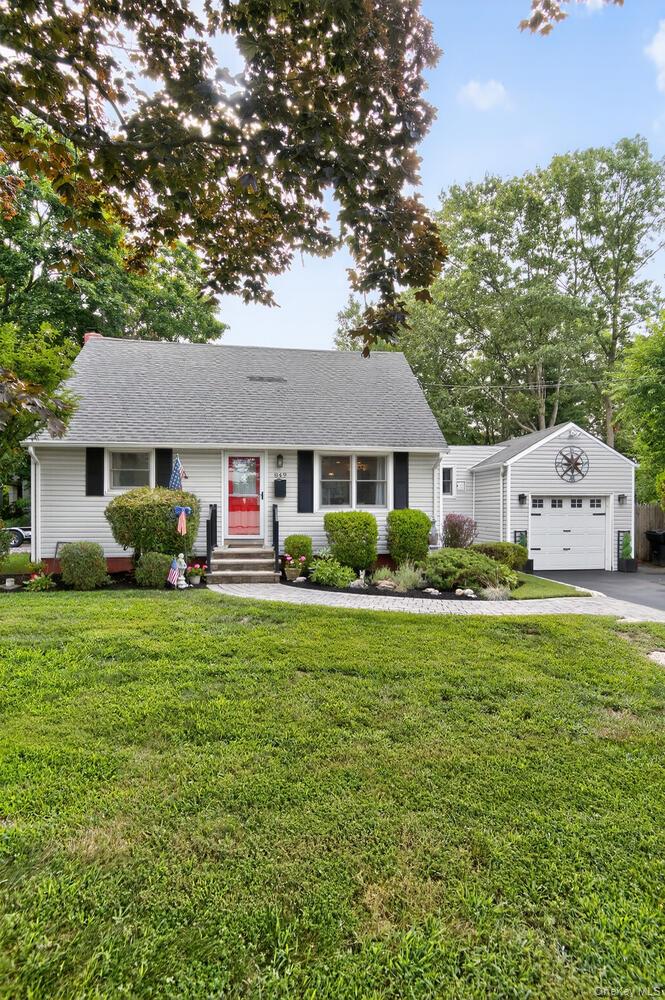 849 Udall Road, West Islip, NY 11795