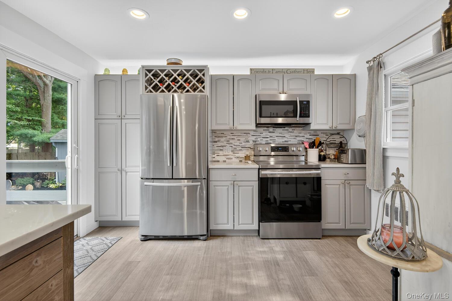 849 Udall Road, West Islip, NY 11795