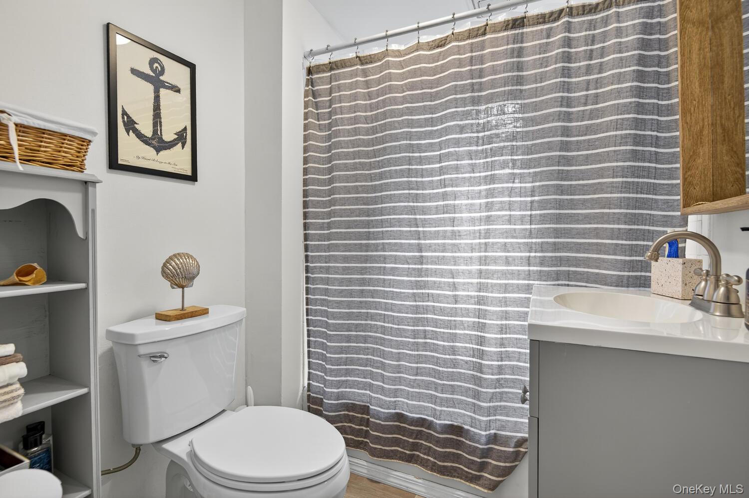 849 Udall Road, West Islip, NY 11795