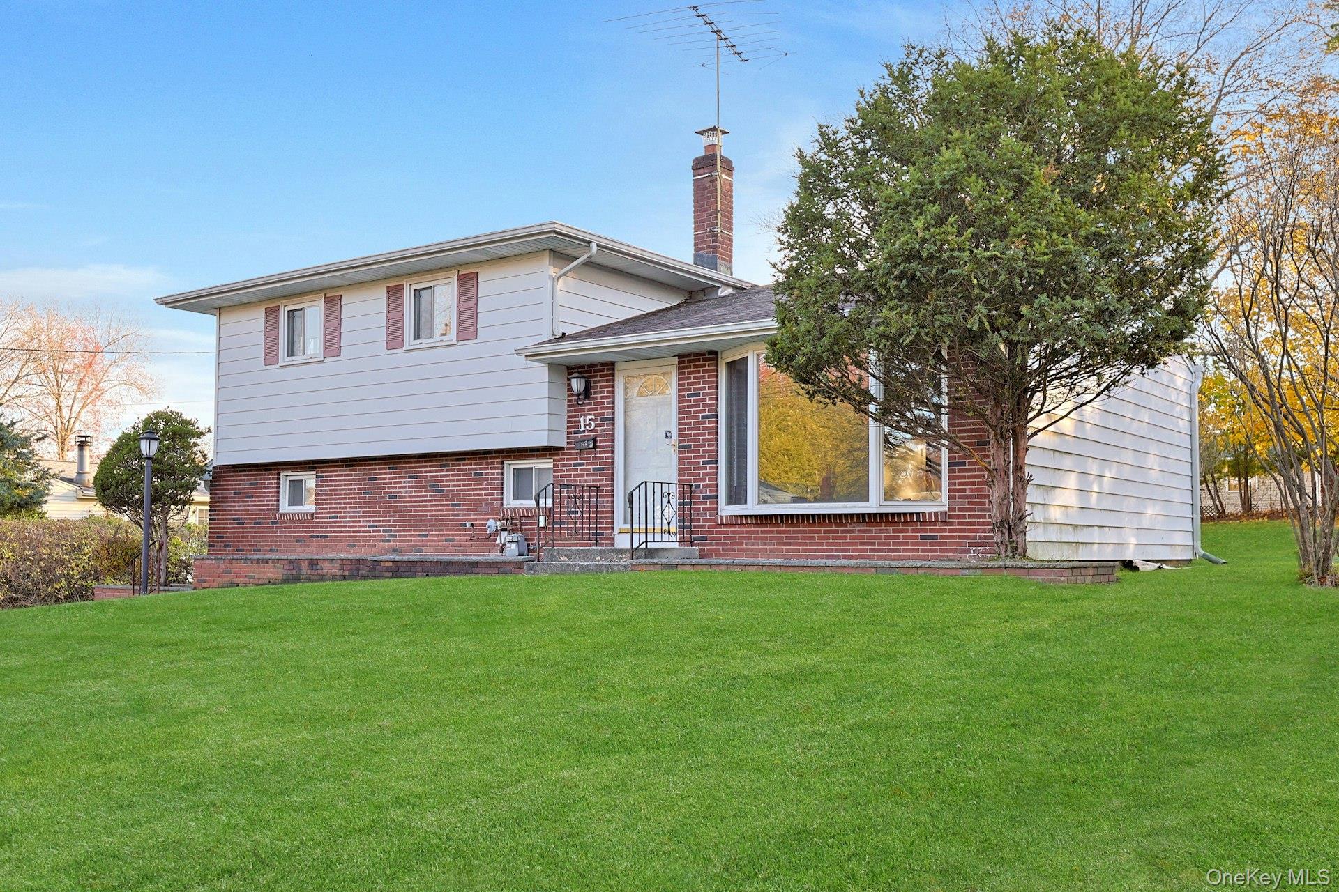 15 Kenwood Lane, New City, NY 10956