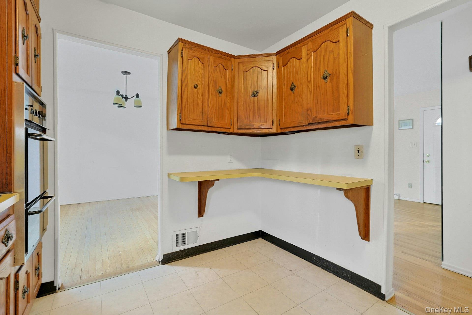 15 Kenwood Lane, New City, NY 10956