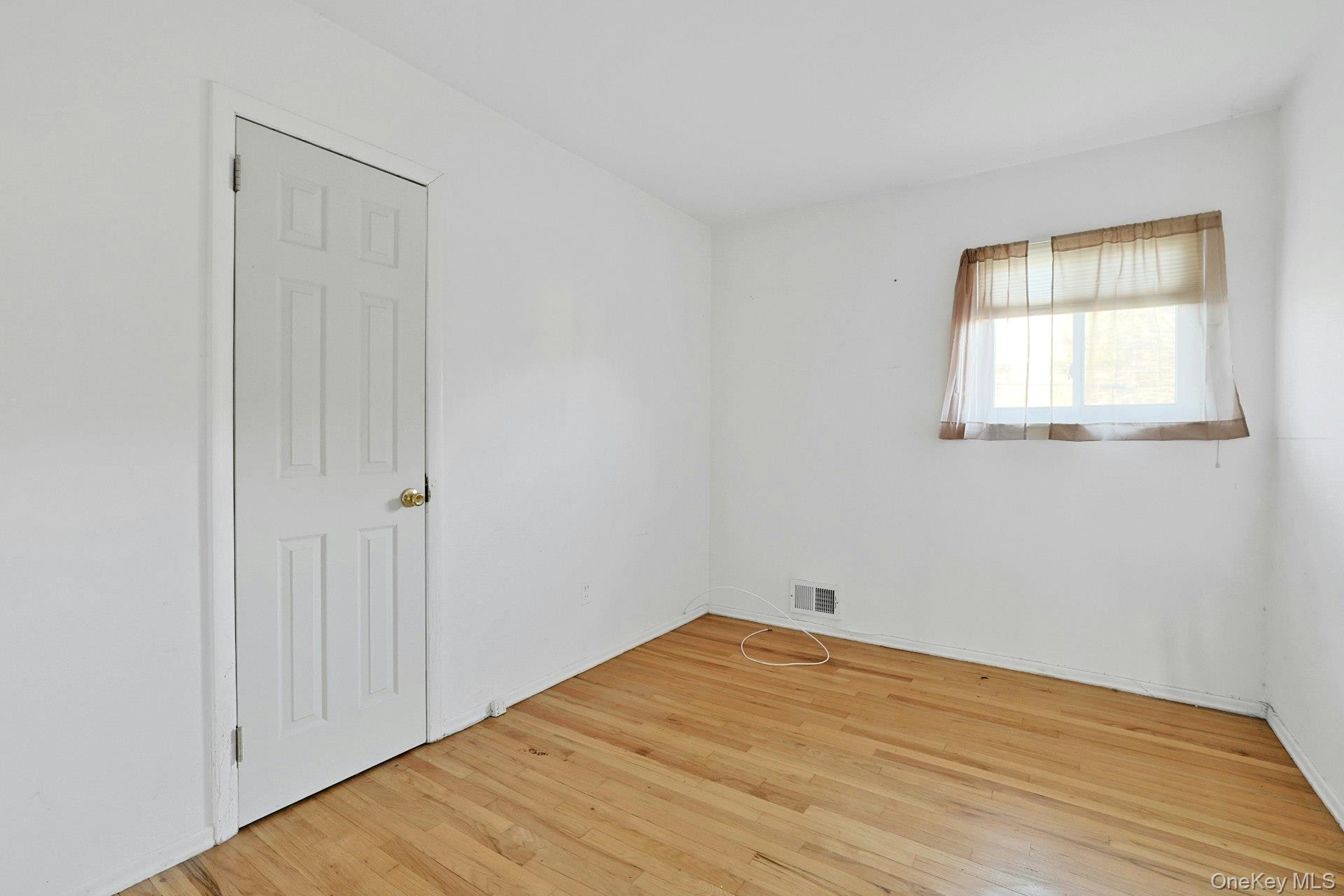 15 Kenwood Lane, New City, NY 10956