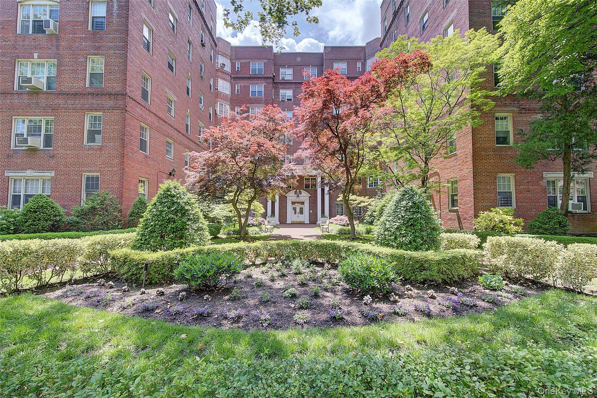 77-14 113th Street # 2R, Forest Hills, NY 11375