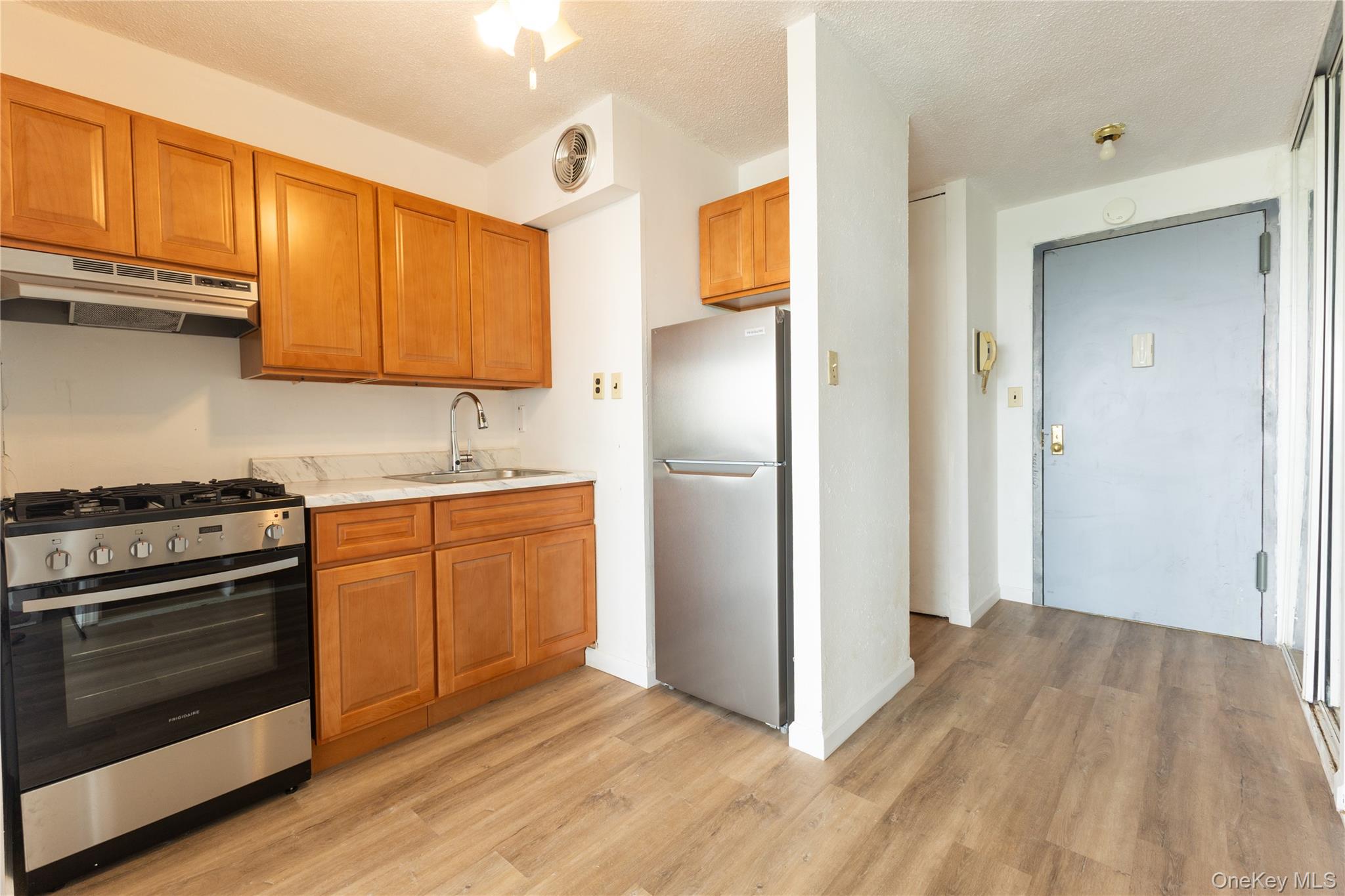 150-38 Union Tnpk 10N # 10N, Kew Gardens, NY 11367