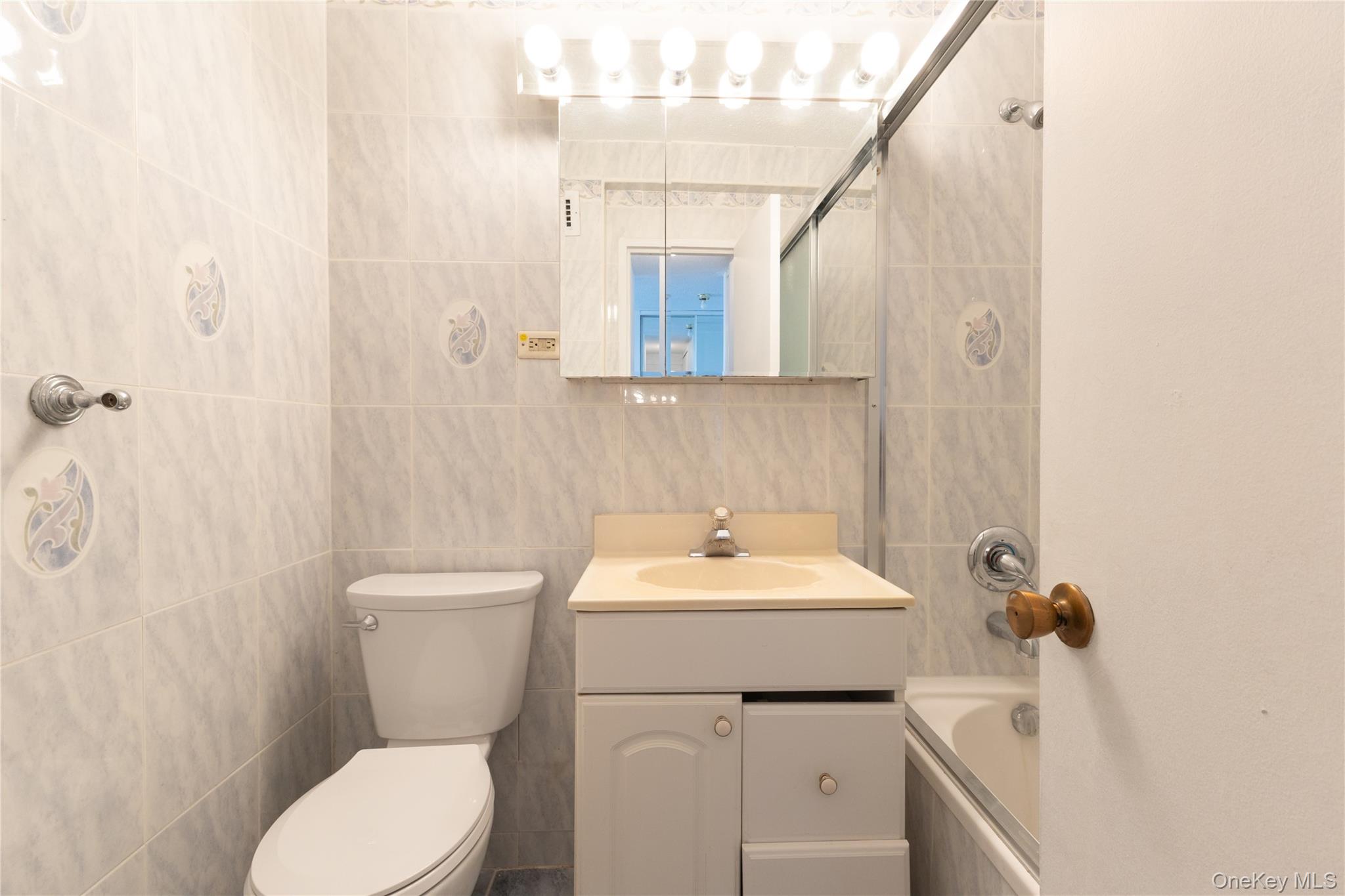 150-38 Union Tnpk 10N # 10N, Kew Gardens, NY 11367