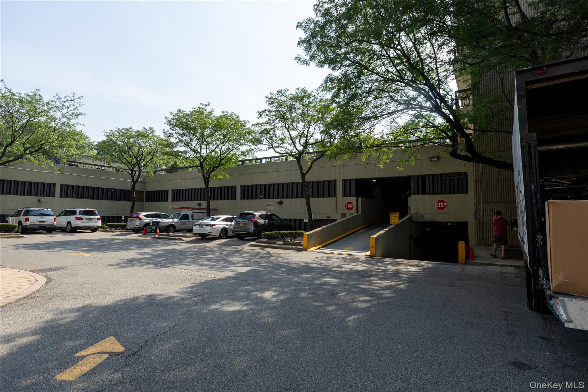 150-38 Union Tnpk 10N # 10N, Kew Gardens, NY 11367