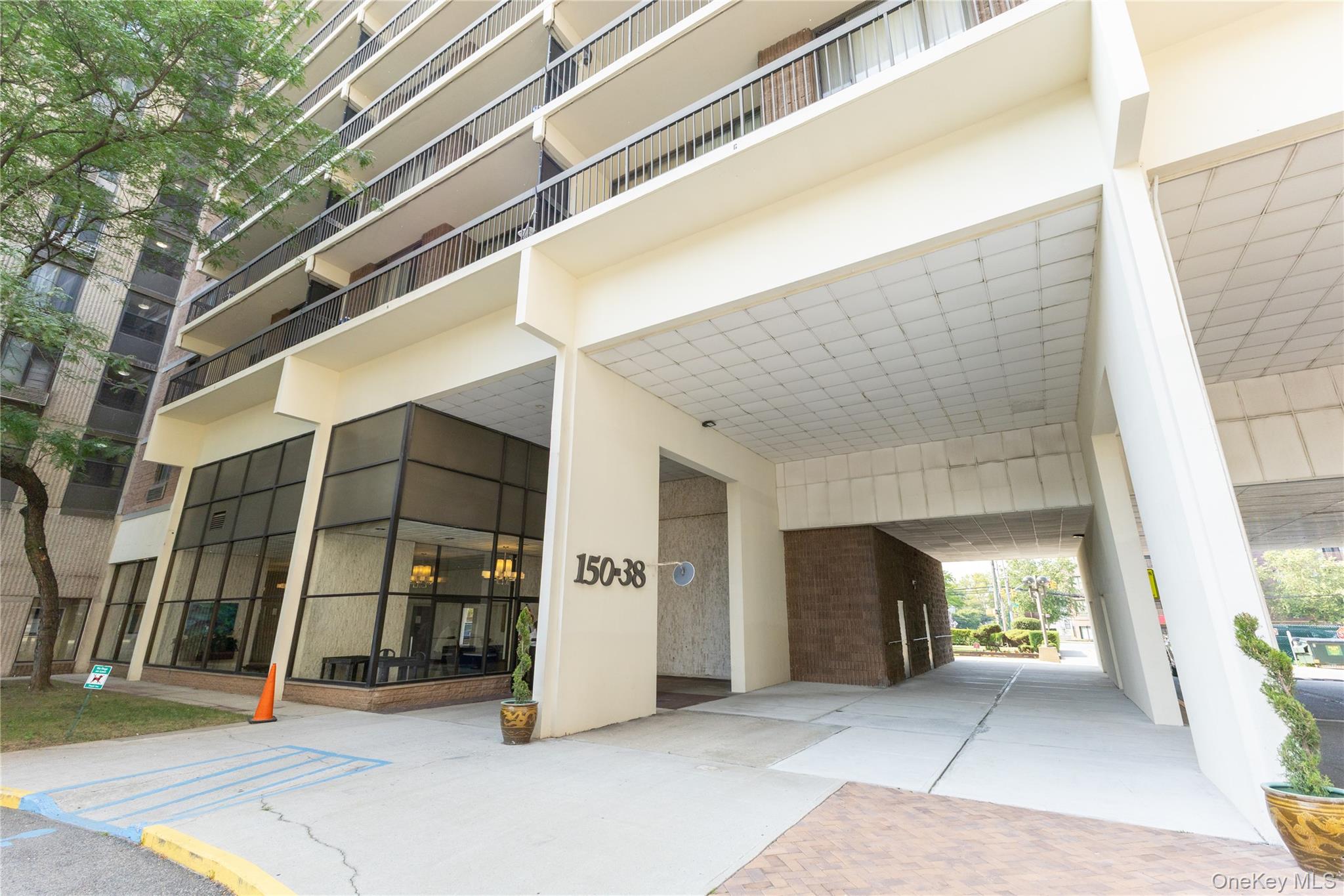 150-38 Union Tnpk 10N # 10N, Kew Gardens, NY 11367