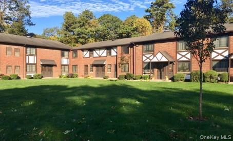 20 Pinebrook Place, Bay Shore, NY 11706