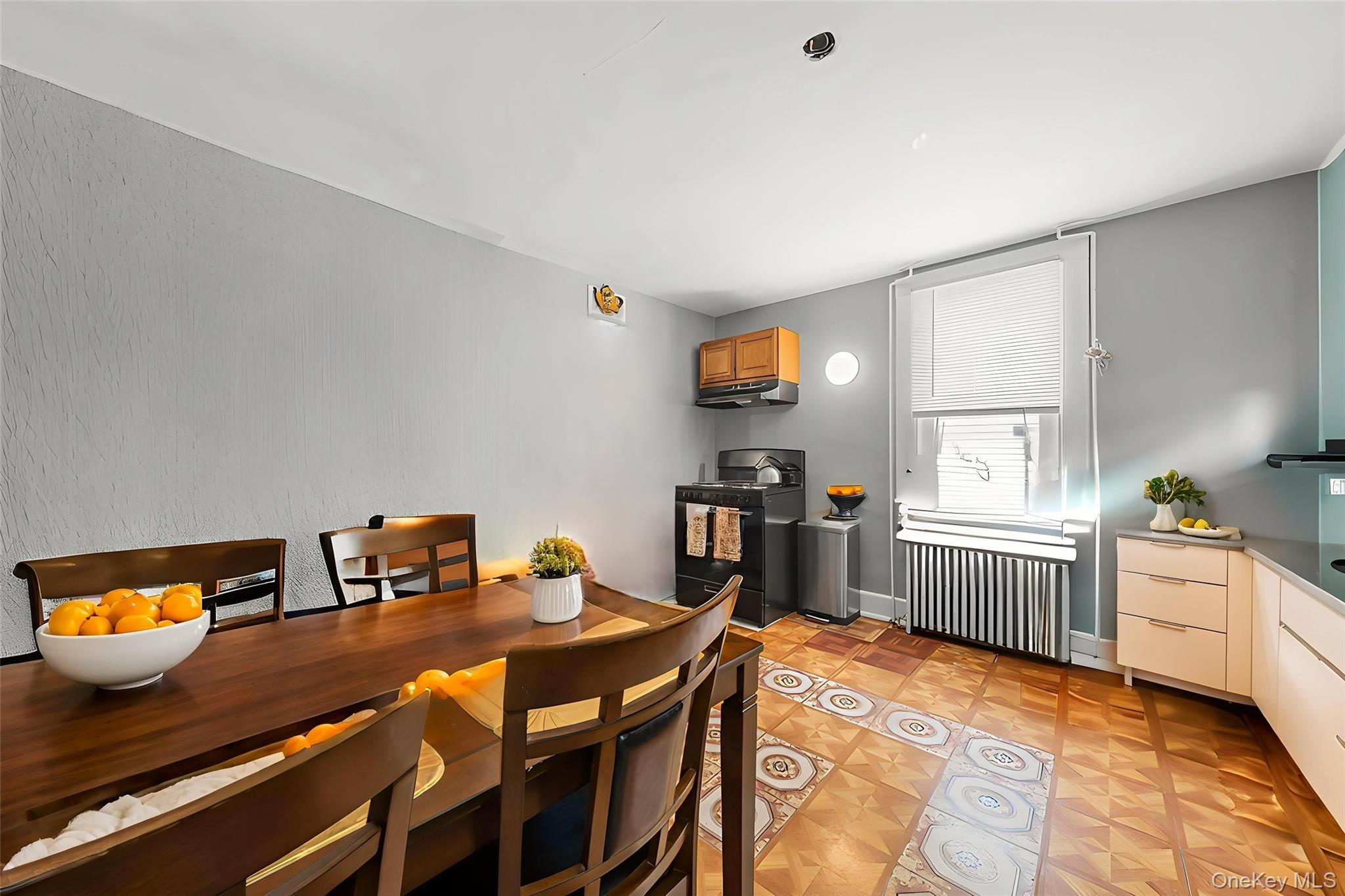 9 Willow Street, Glen Cove, NY 11542