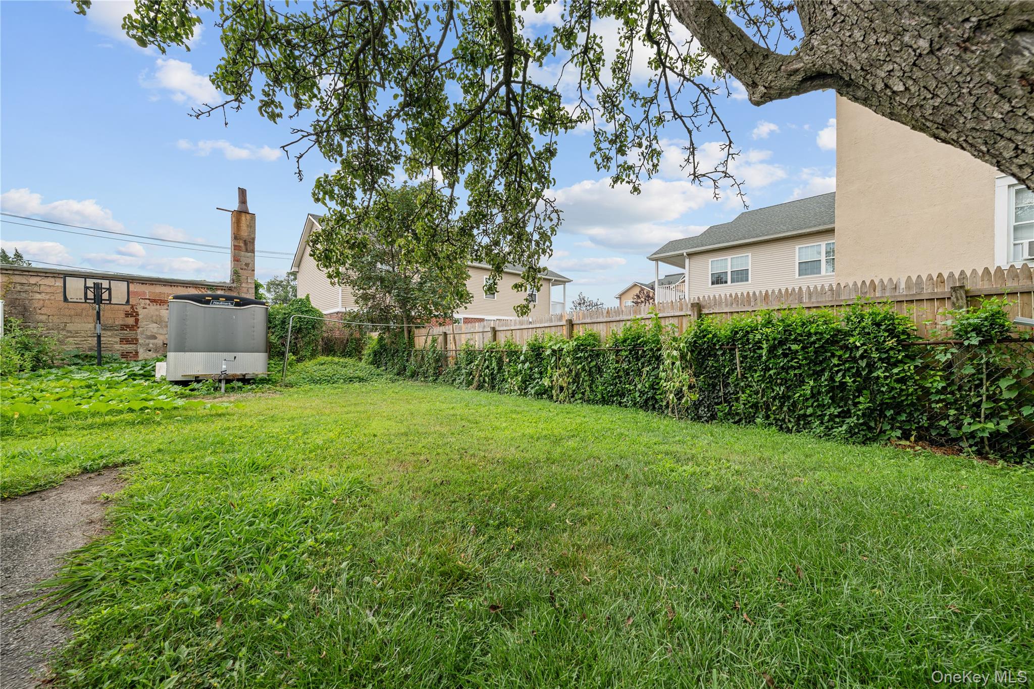 9 Willow Street, Glen Cove, NY 11542