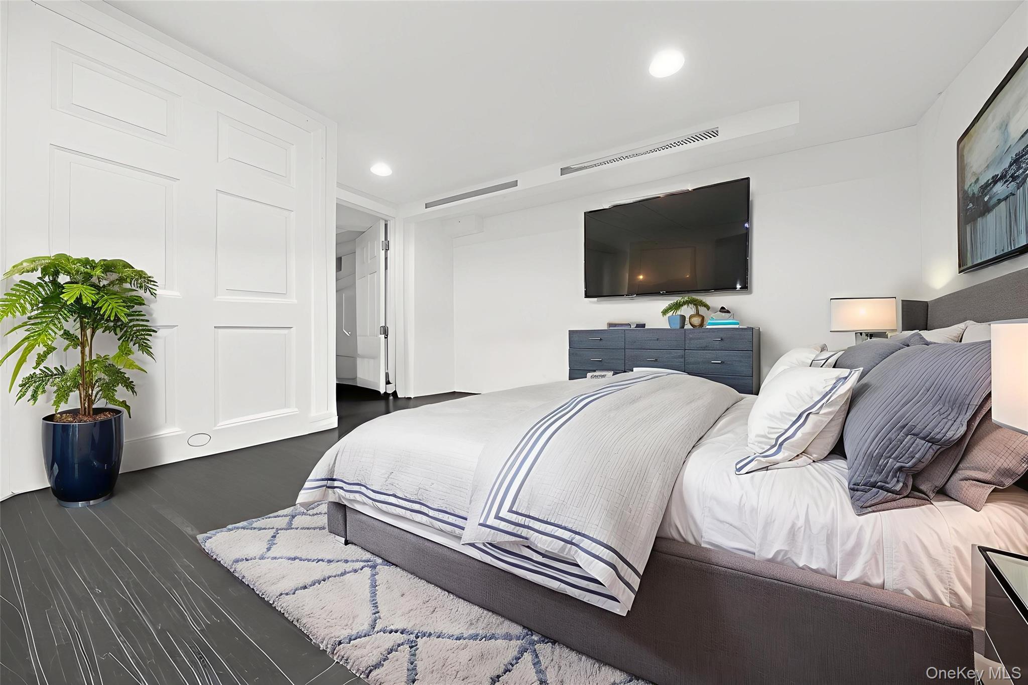 9 Willow Street, Glen Cove, NY 11542