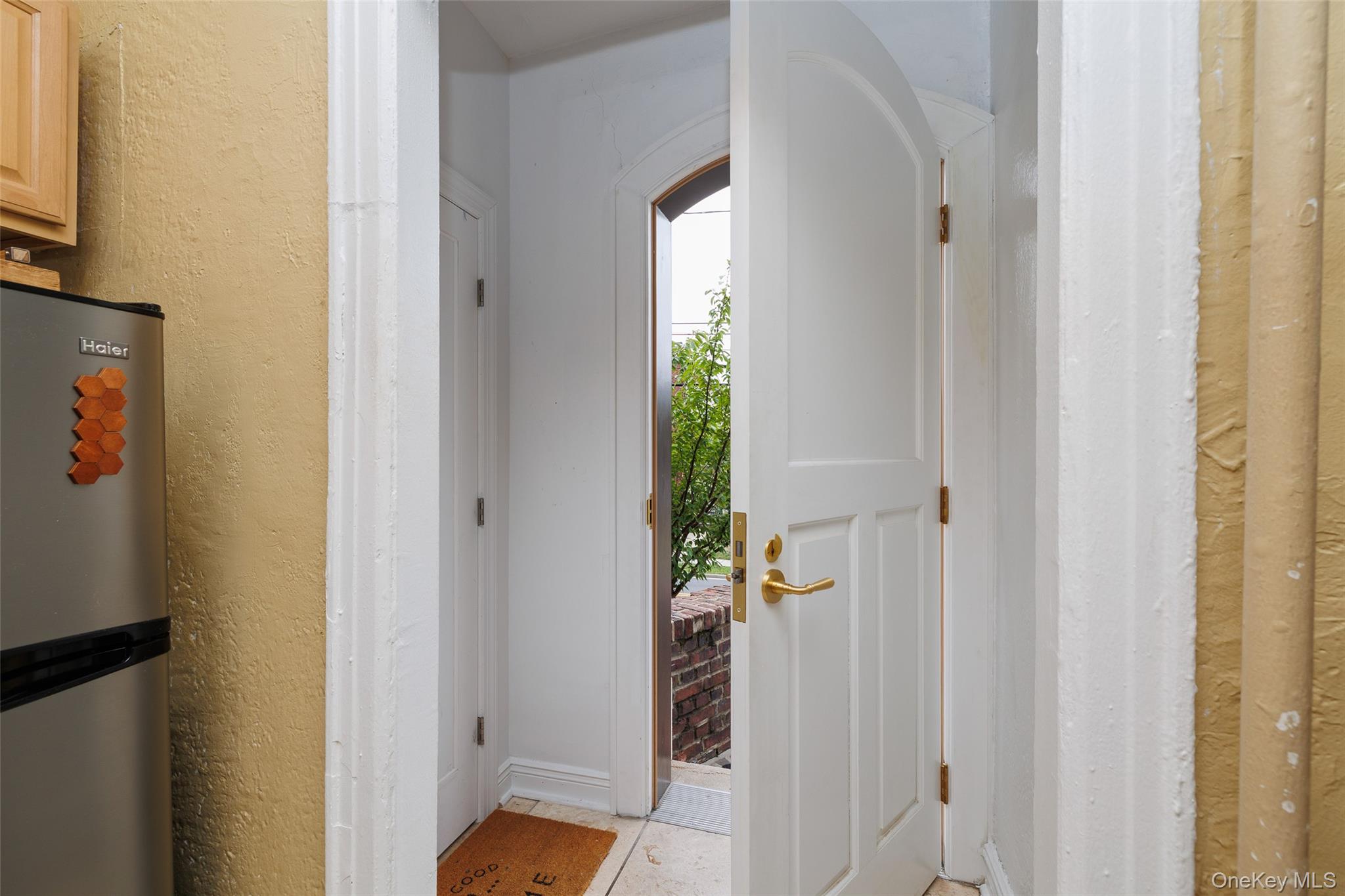 12 Hempstead Avenue # 2, Rockville Centre, NY 11570