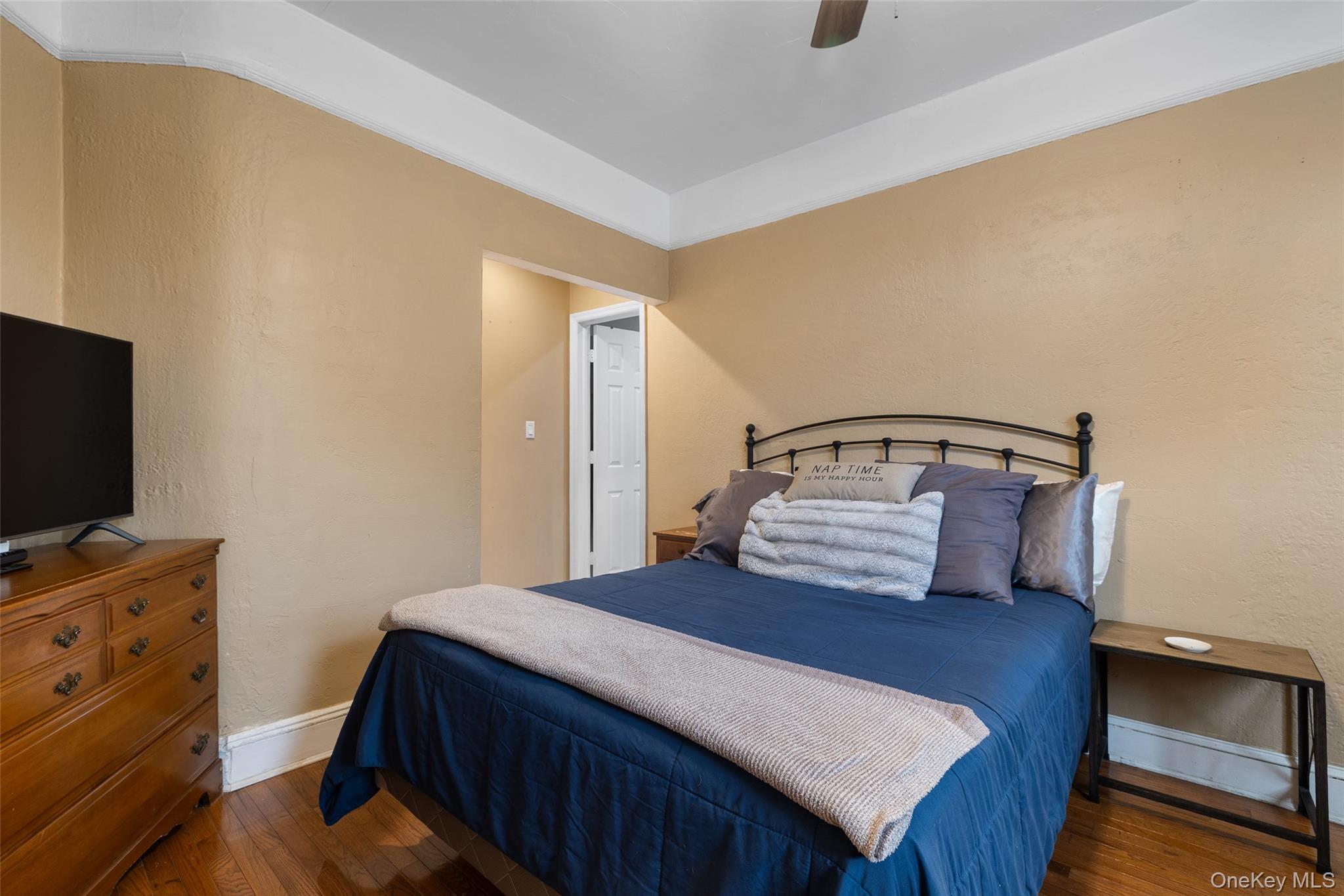 12 Hempstead Avenue # 2, Rockville Centre, NY 11570