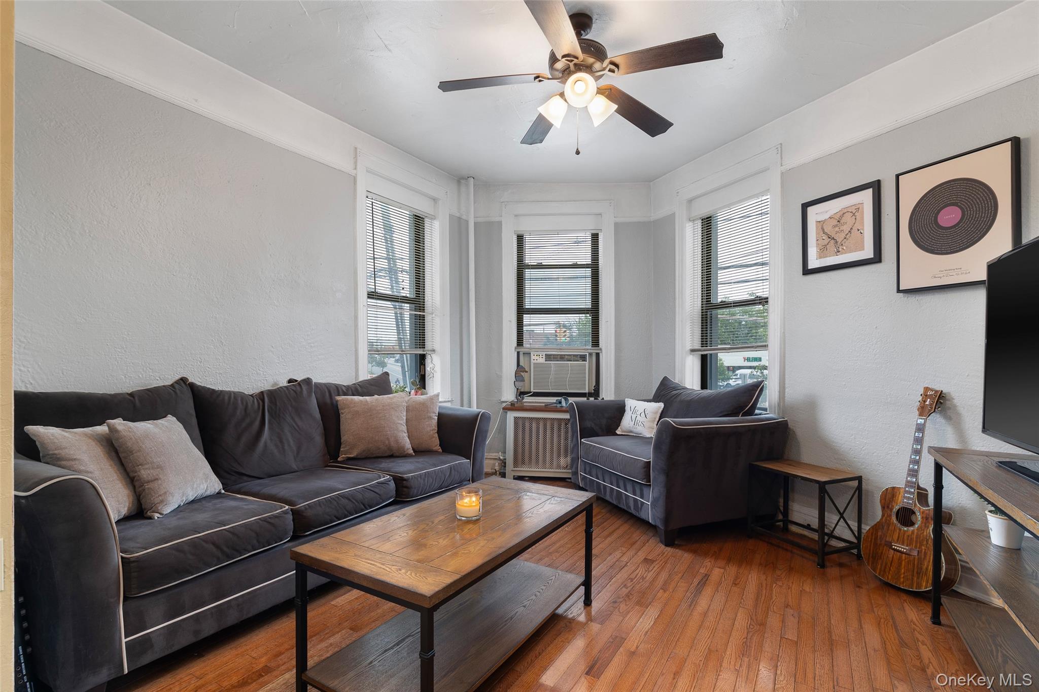 12 Hempstead Avenue # 2, Rockville Centre, NY 11570