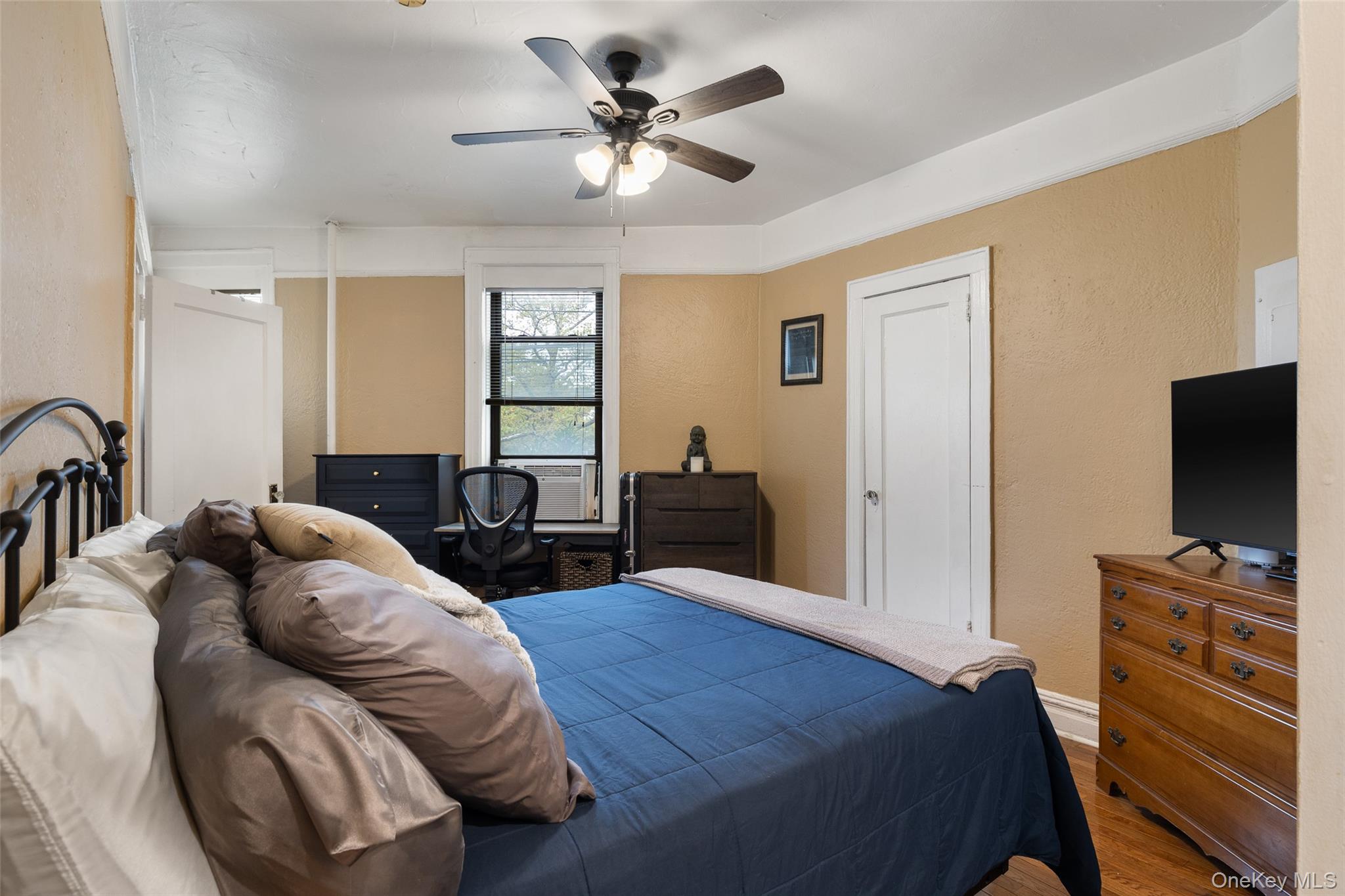 12 Hempstead Avenue # 2, Rockville Centre, NY 11570