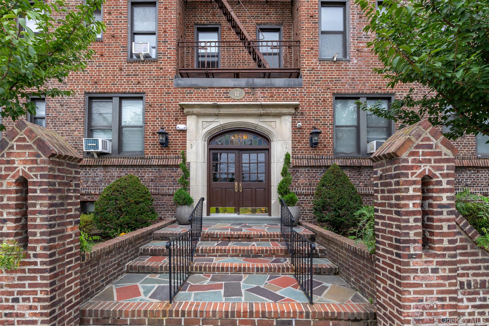 12 Hempstead Avenue # 2, Rockville Centre, NY 11570