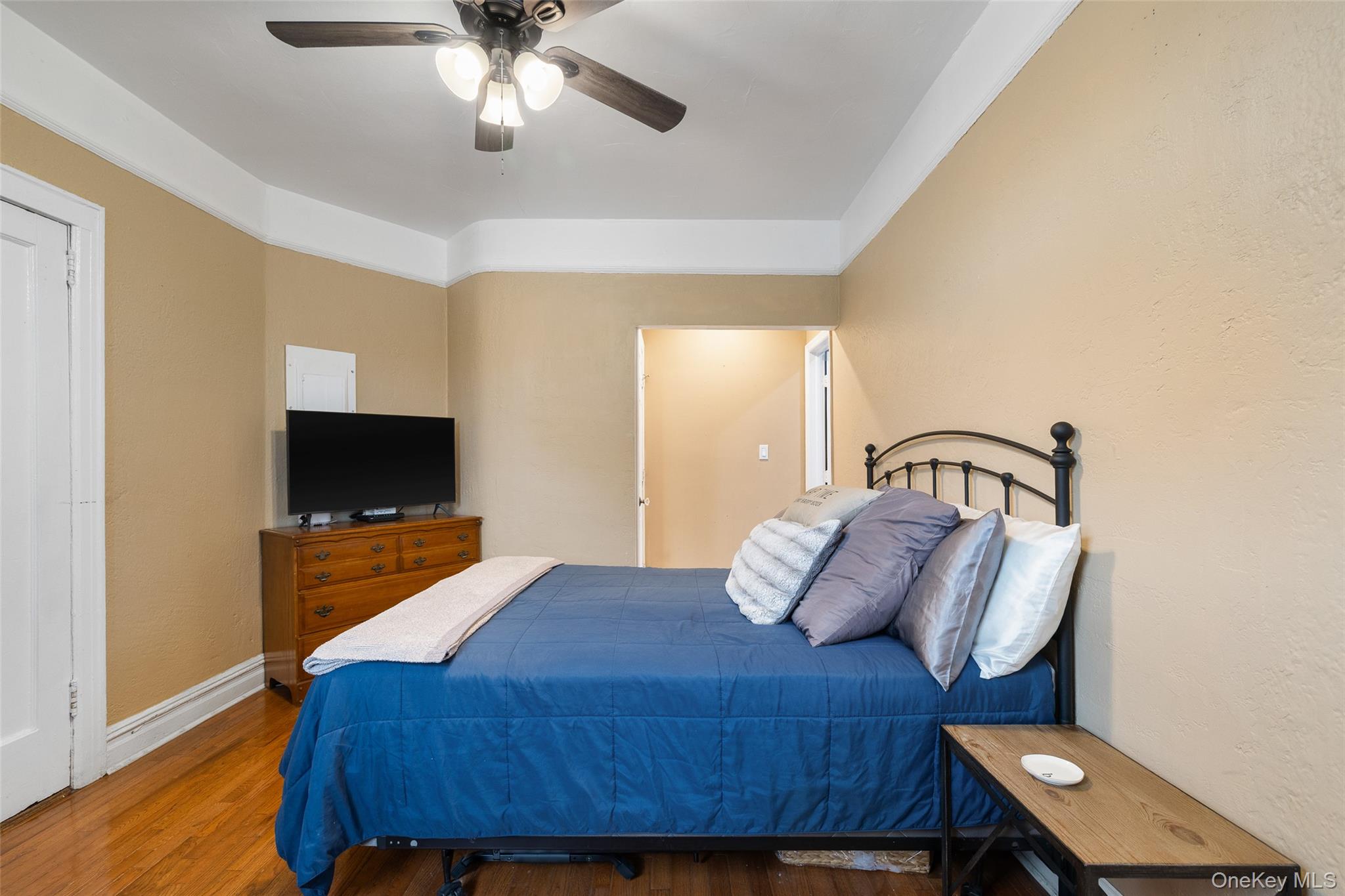 12 Hempstead Avenue # 2, Rockville Centre, NY 11570