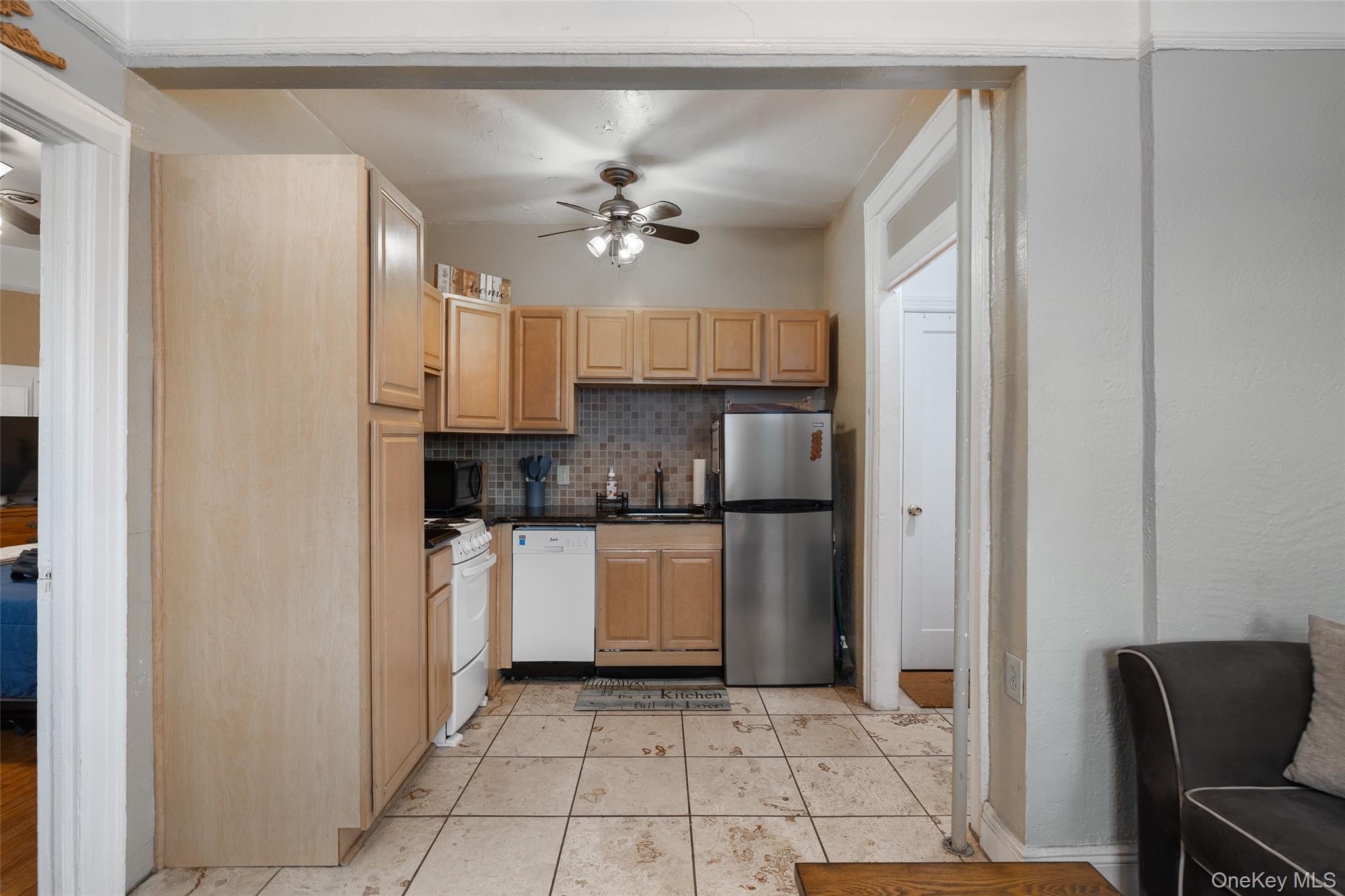 12 Hempstead Avenue # 2, Rockville Centre, NY 11570