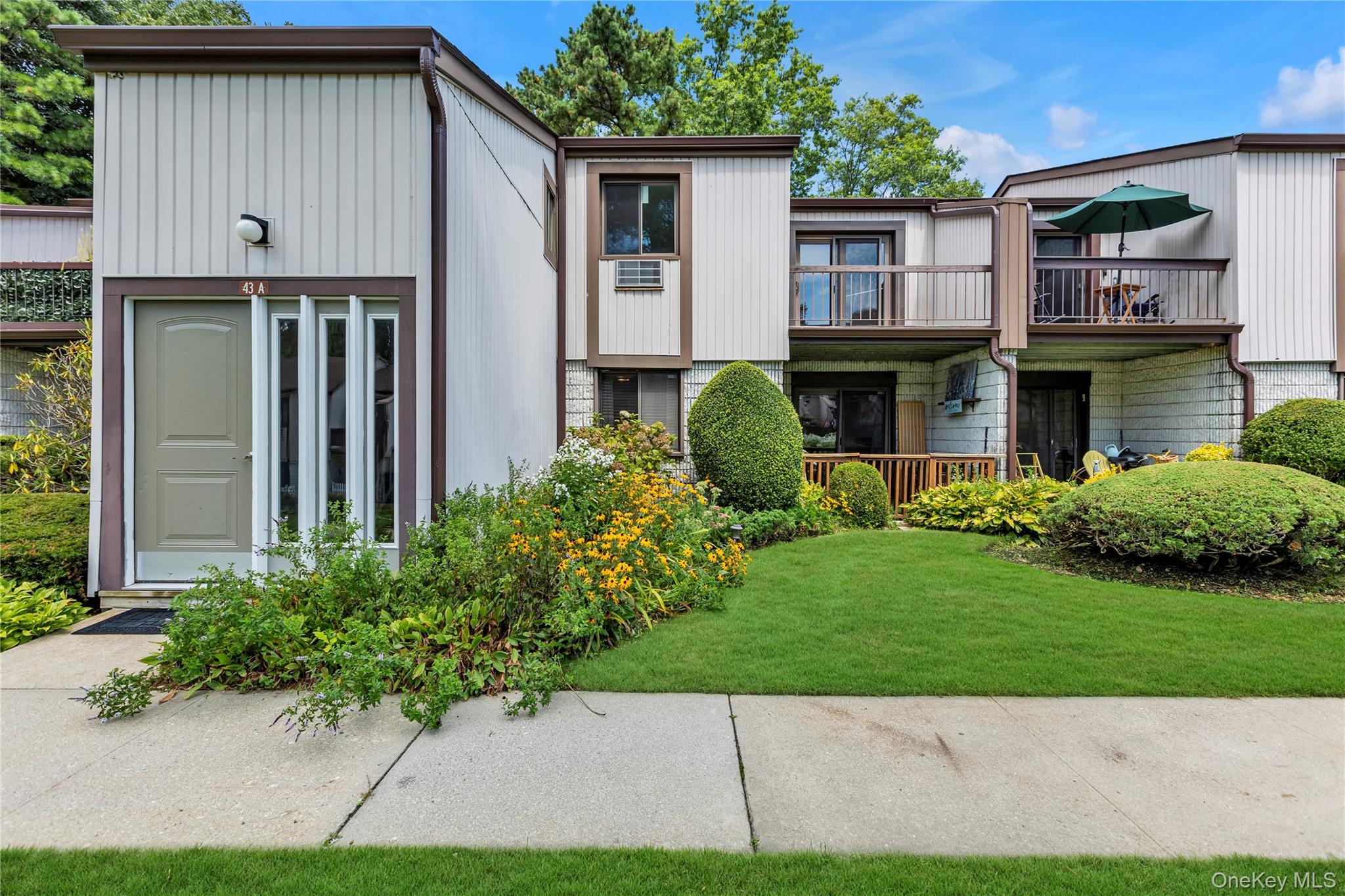 43 Richmond Boulevard # 2A, Ronkonkoma, NY 11779