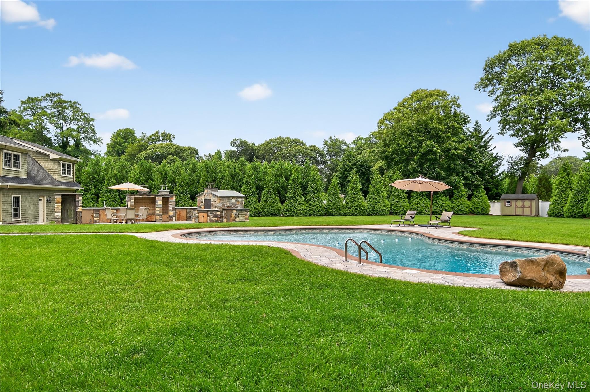 23 Gloria Lane, Huntington, NY 11743