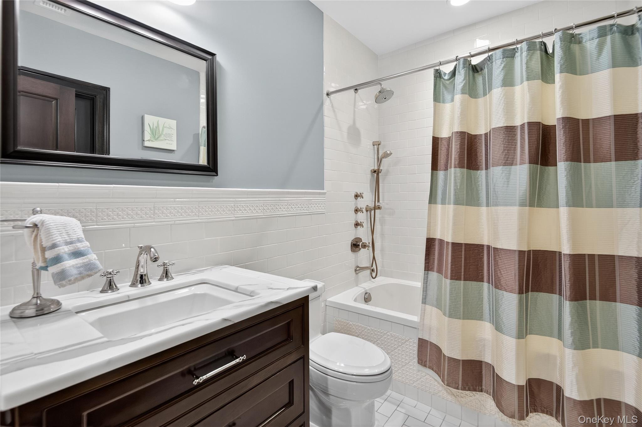 23 Gloria Lane, Huntington, NY 11743