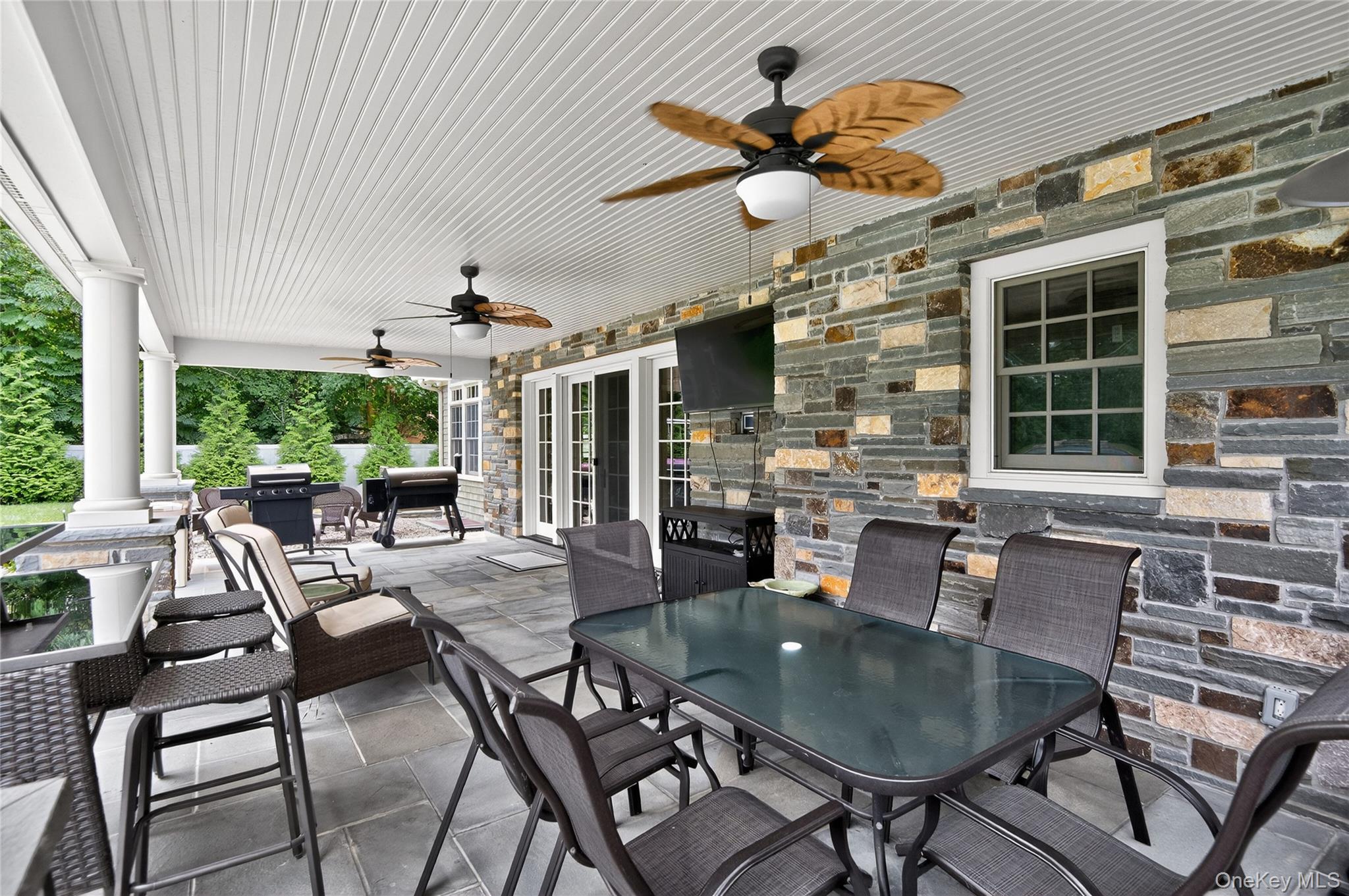 23 Gloria Lane, Huntington, NY 11743