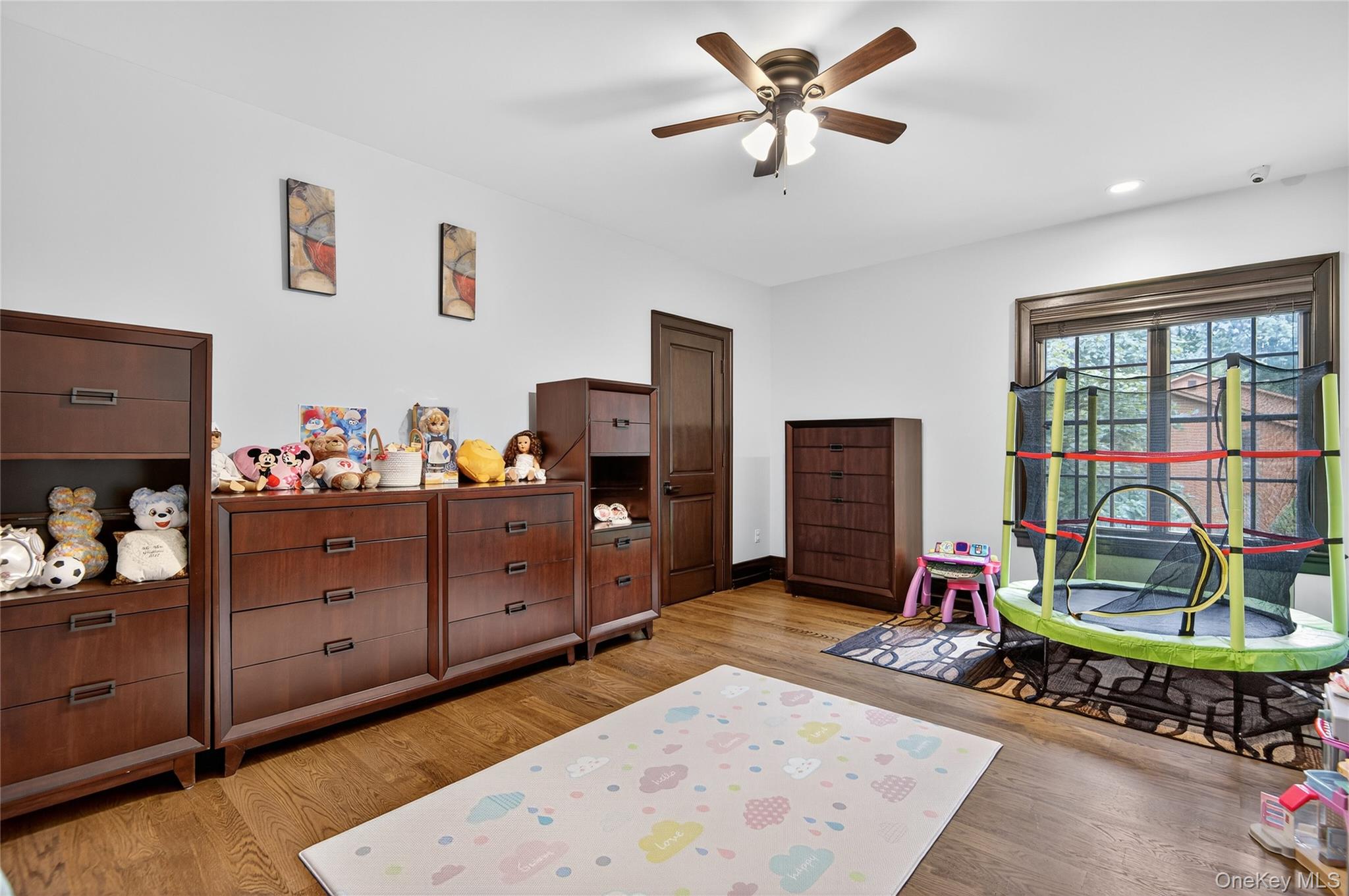 23 Gloria Lane, Huntington, NY 11743