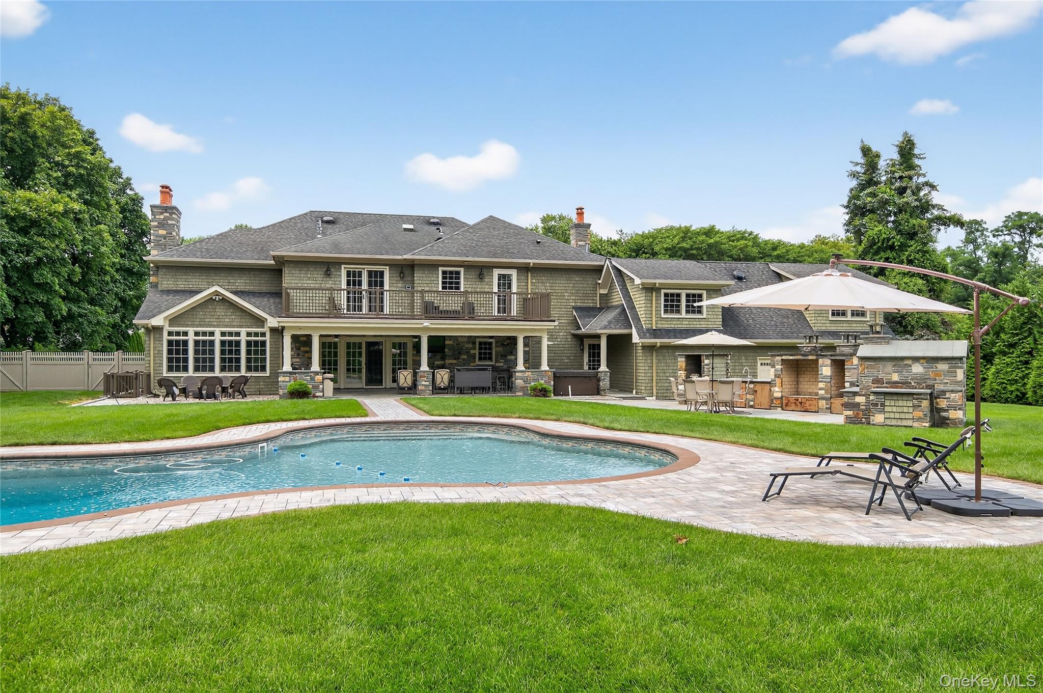 23 Gloria Lane, Huntington, NY 11743