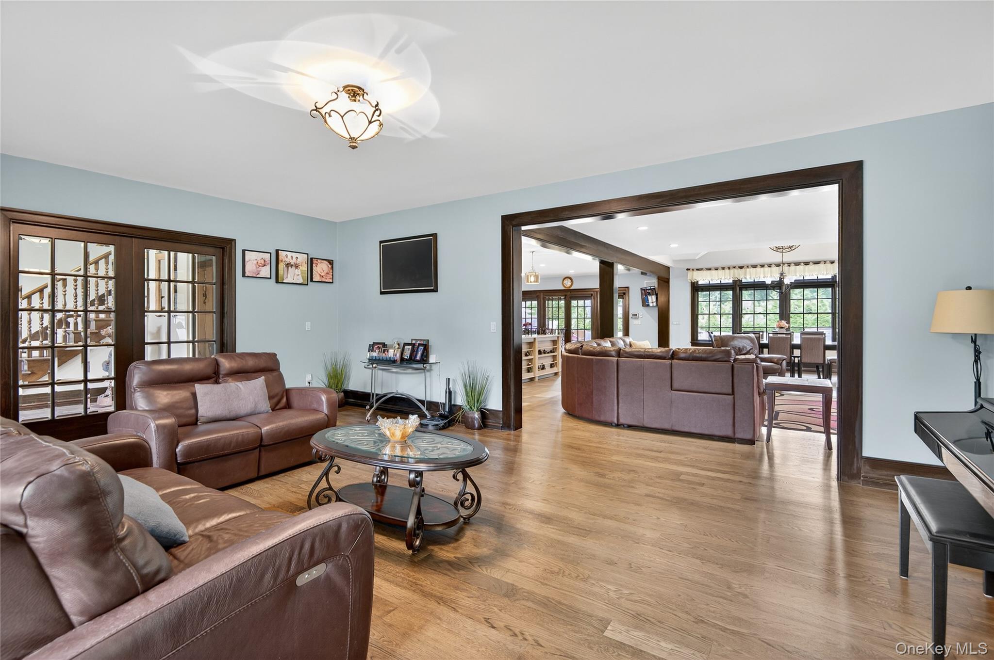 23 Gloria Lane, Huntington, NY 11743